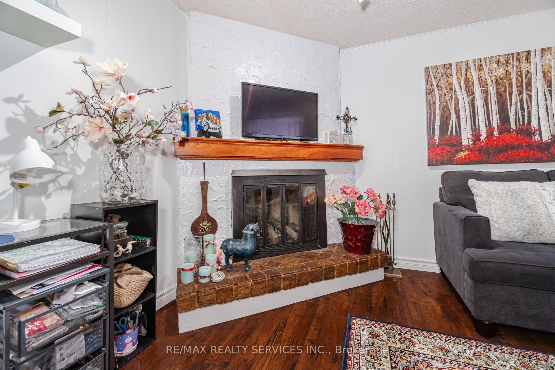 Photo 31 of 9 Pluto Drive, Brampton, Madoc — HOMEH