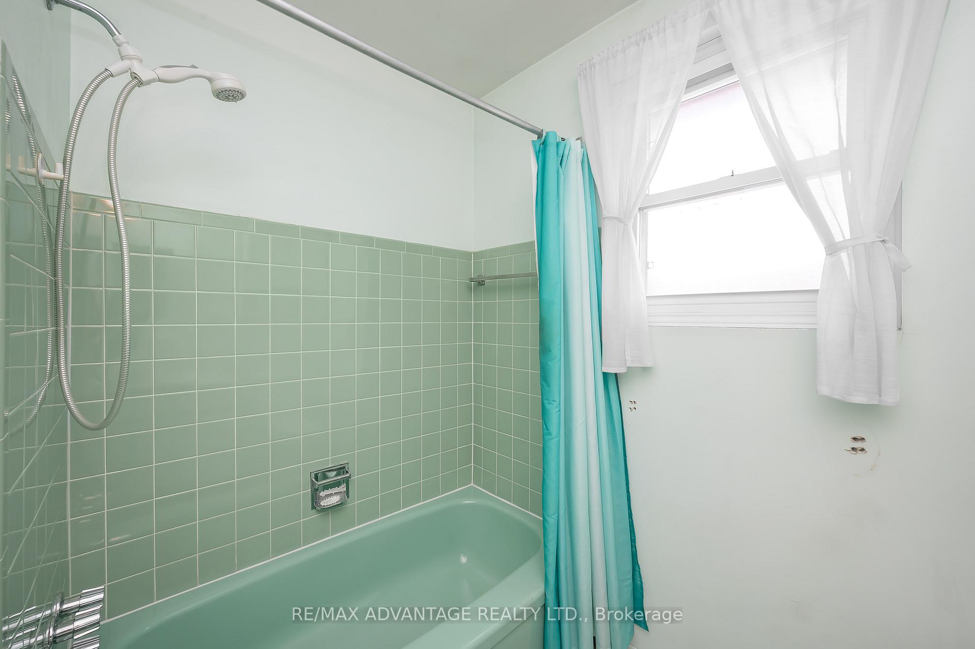 Photo 21 of 579 Galway Drive, Burlington, Shoreacres — HOMEH