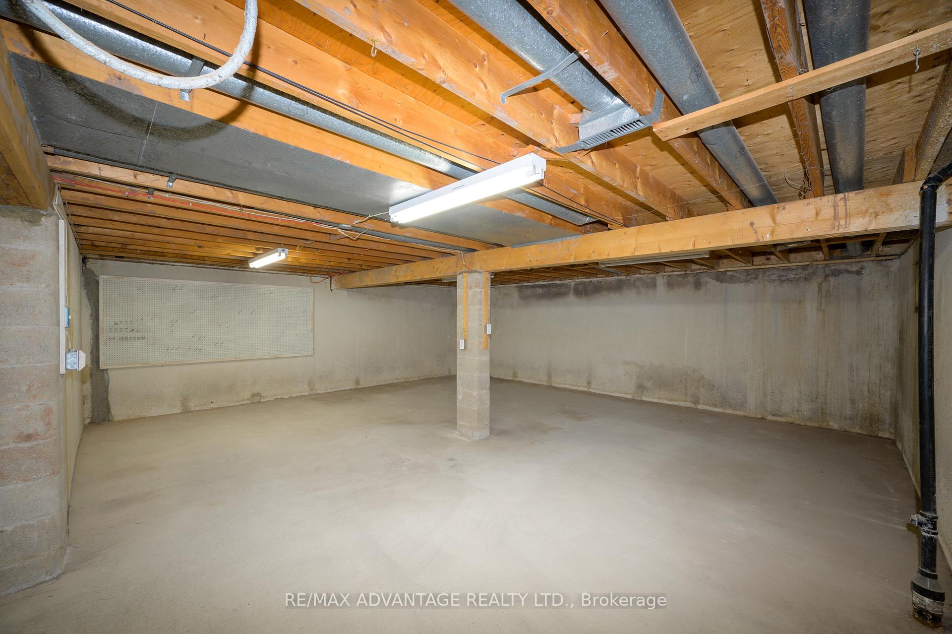 Photo 23 of 579 Galway Drive, Burlington, Shoreacres — HOMEH