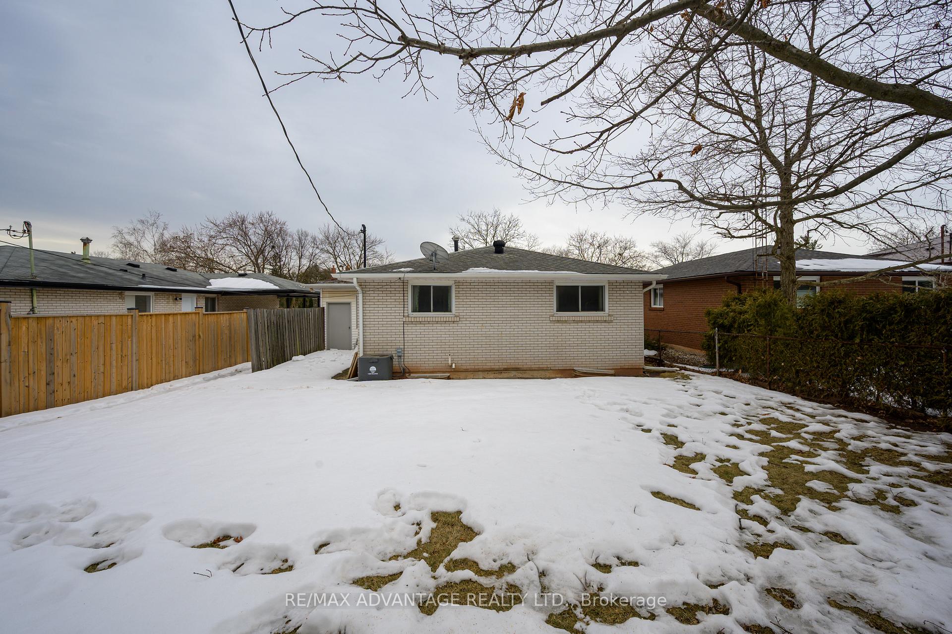 Photo 32 of 579 Galway Drive, Burlington, Shoreacres — HOMEH