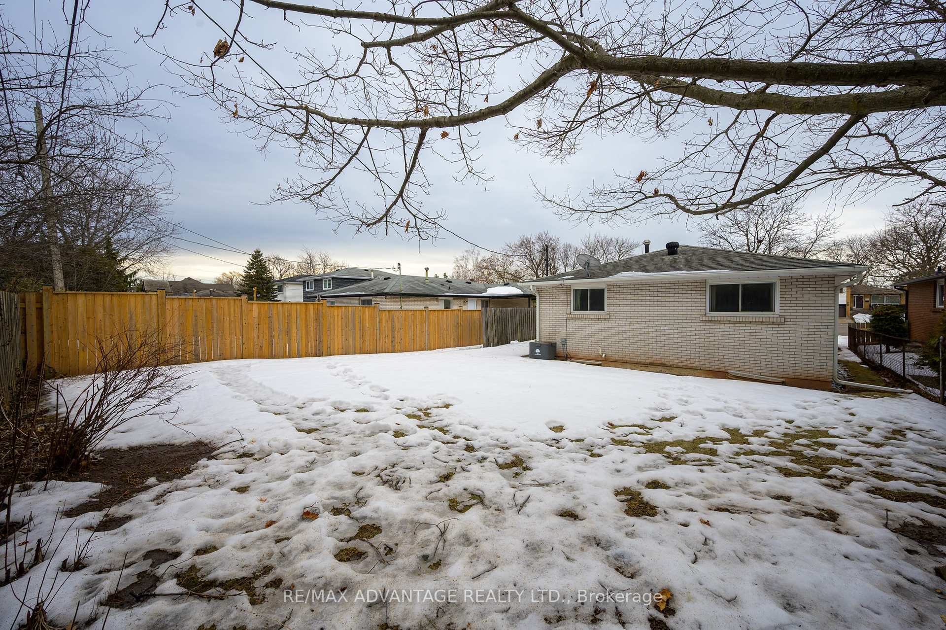 Photo 33 of 579 Galway Drive, Burlington, Shoreacres — HOMEH