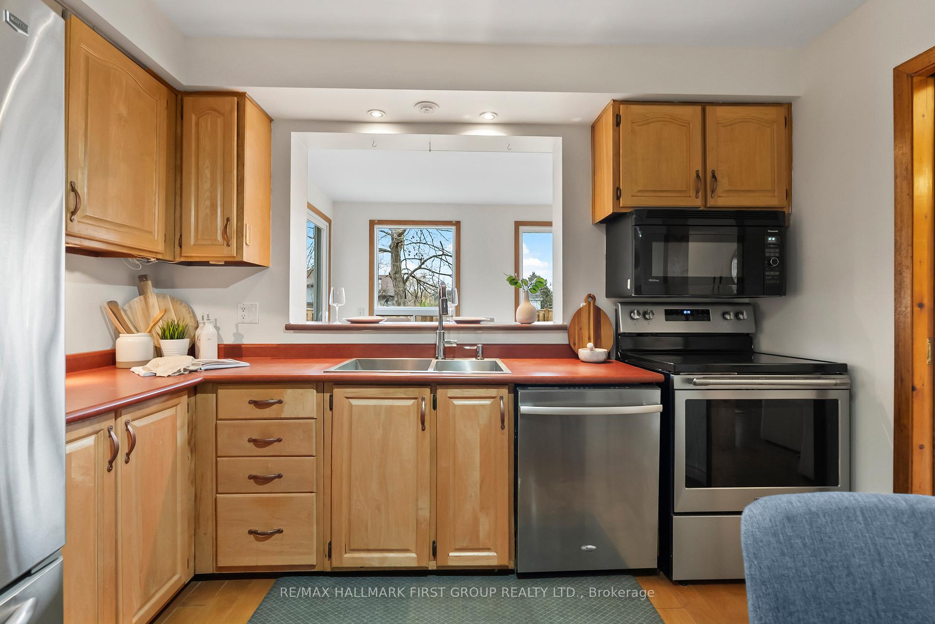 Photo 15 of 116 Brunswick Street, Oshawa, Donevan — HOMEH