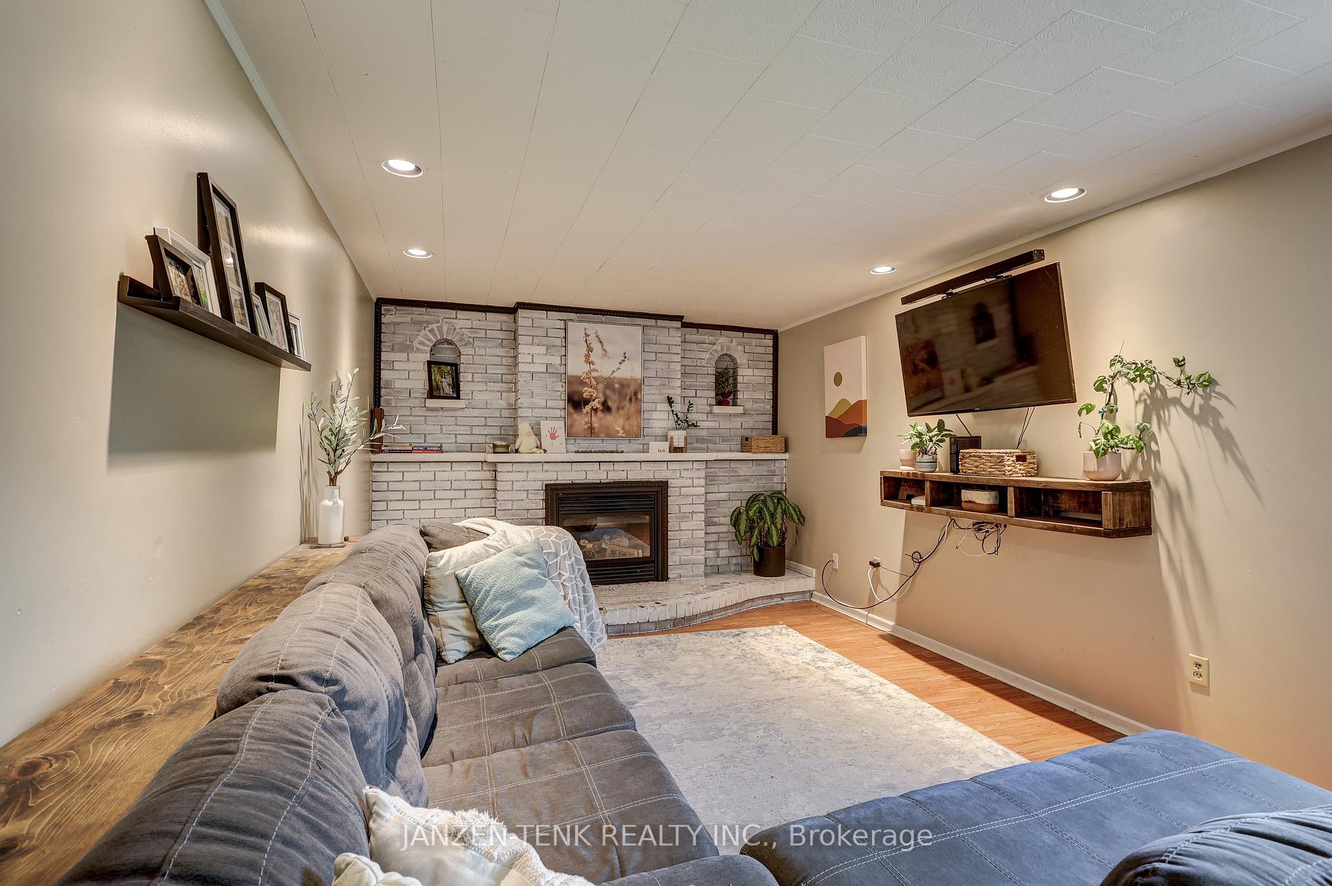 Photo 4 of 278 Sydenham Street E, Aylmer — HOMEH