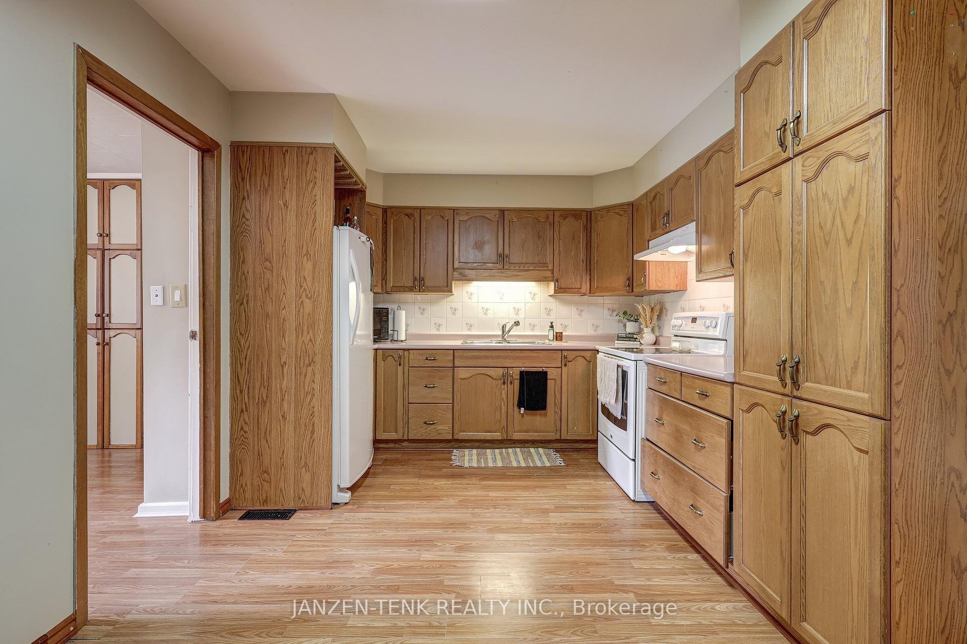 Photo 7 of 278 Sydenham Street E, Aylmer — HOMEH
