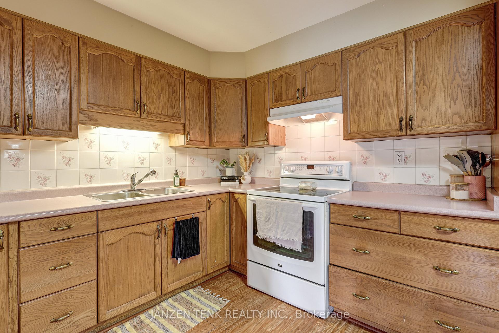 Photo 9 of 278 Sydenham Street E, Aylmer — HOMEH
