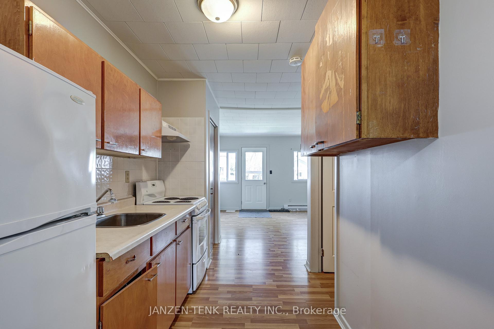Photo 23 of 278 Sydenham Street E, Aylmer — HOMEH