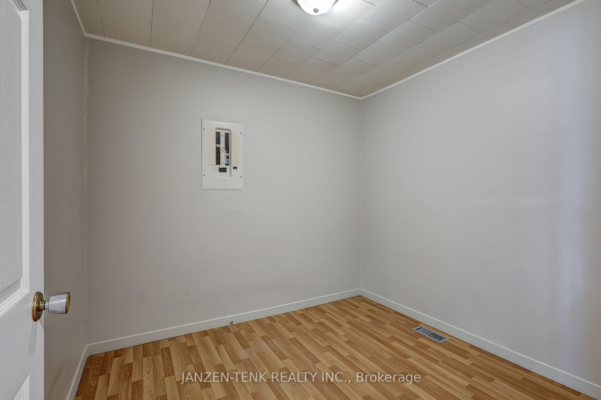 Photo 25 of 278 Sydenham Street E, Aylmer — HOMEH