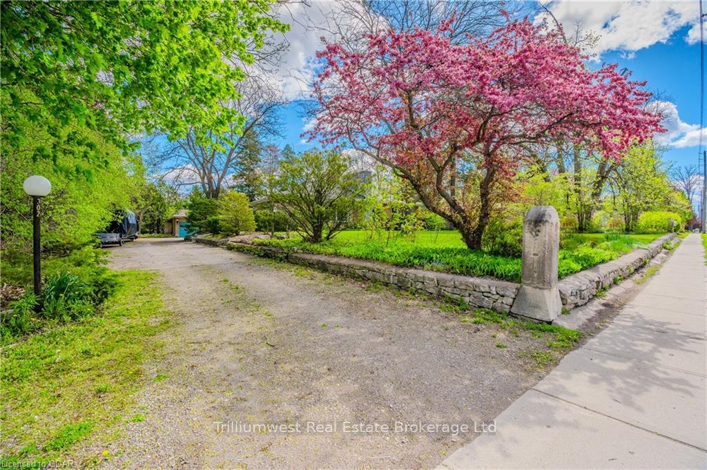 Photo 2 of 302 Edinburgh Road S, Guelph, Dovercliffe Park/Old University — HOMEH