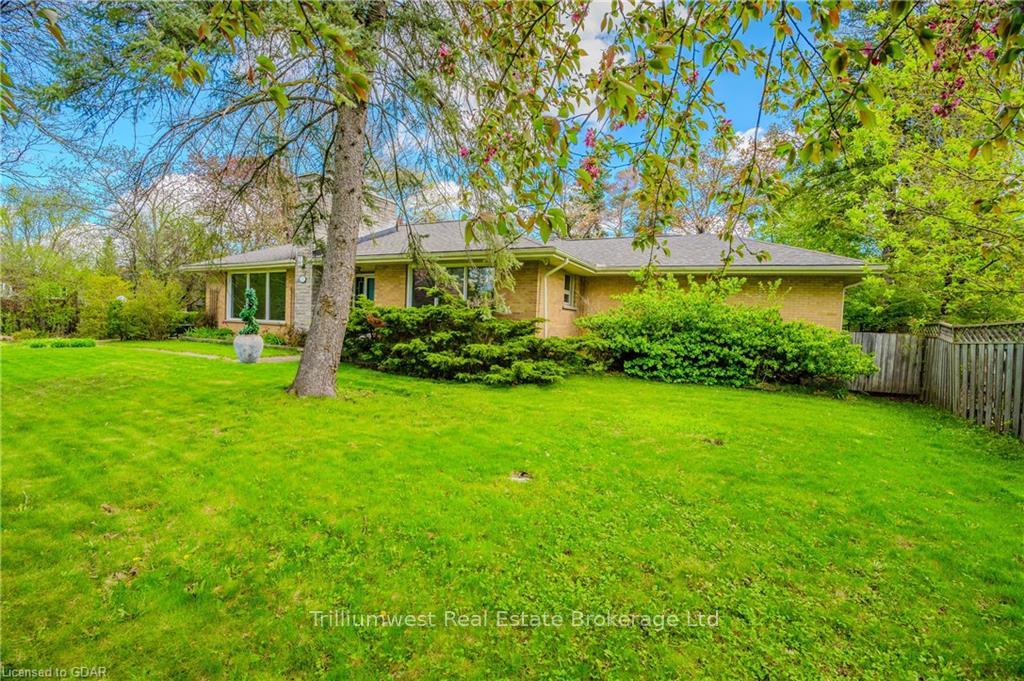Photo 7 of 302 Edinburgh Road S, Guelph, Dovercliffe Park/Old University — HOMEH