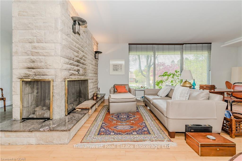 Photo 12 of 302 Edinburgh Road S, Guelph, Dovercliffe Park/Old University — HOMEH