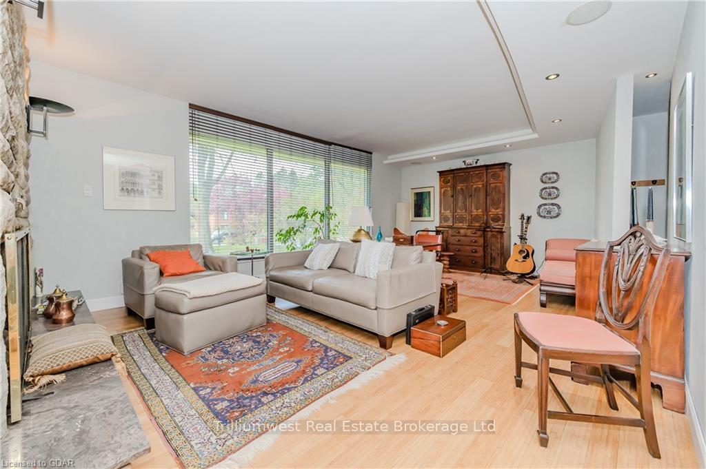 Photo 13 of 302 Edinburgh Road S, Guelph, Dovercliffe Park/Old University — HOMEH