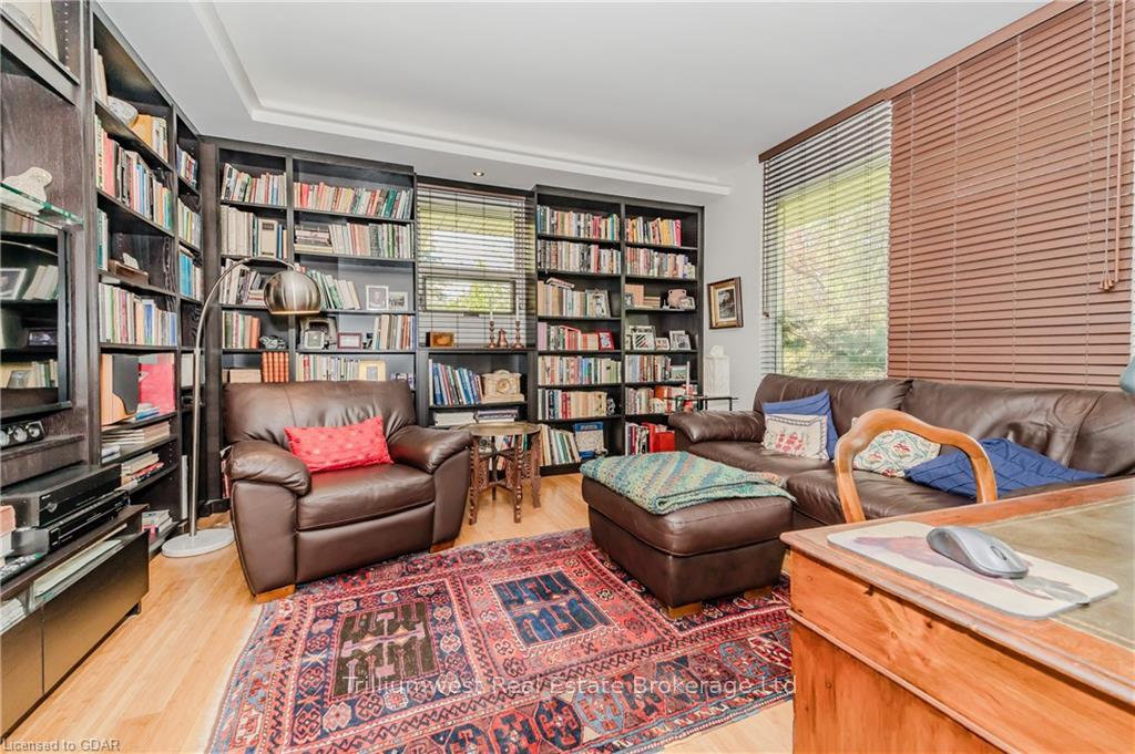 Photo 26 of 302 Edinburgh Road S, Guelph, Dovercliffe Park/Old University — HOMEH