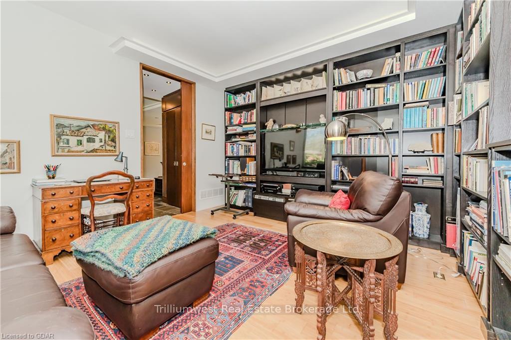 Photo 27 of 302 Edinburgh Road S, Guelph, Dovercliffe Park/Old University — HOMEH