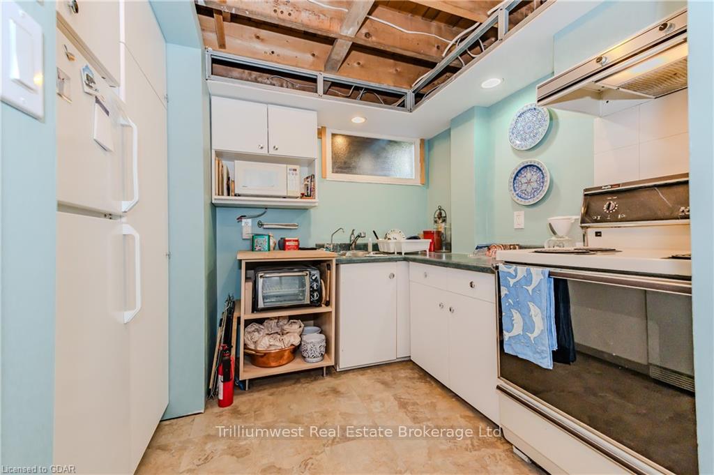 Photo 37 of 302 Edinburgh Road S, Guelph, Dovercliffe Park/Old University — HOMEH