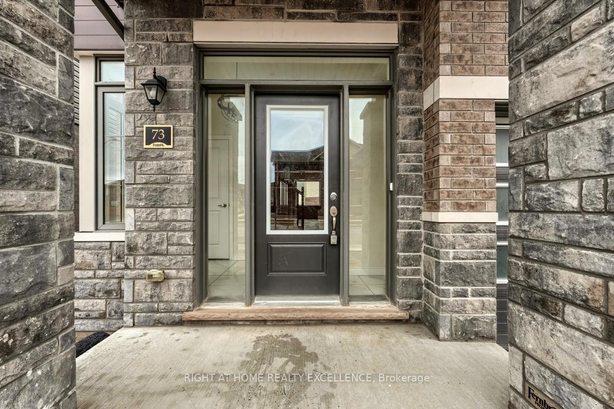 Photo 5 of 73 Nottingham Road E, Barrie, Innis-Shore — HOMEH