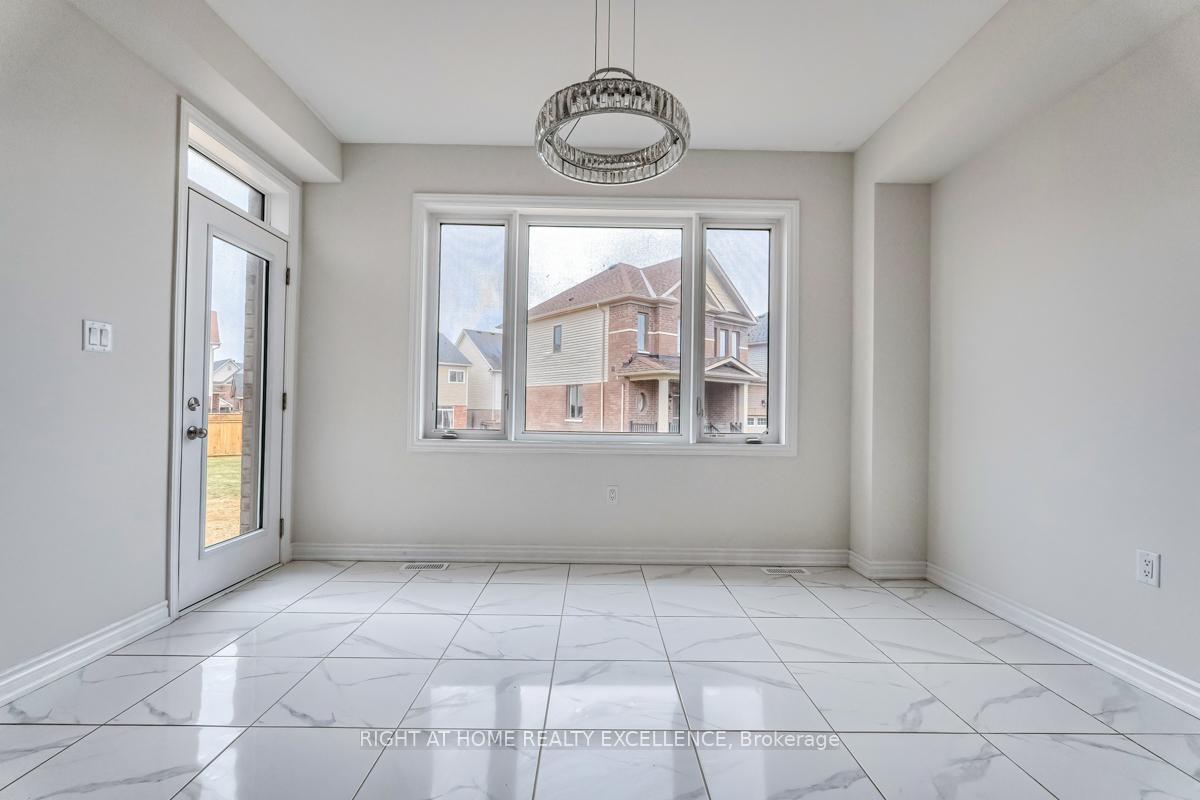 Photo 20 of 73 Nottingham Road E, Barrie, Innis-Shore — HOMEH
