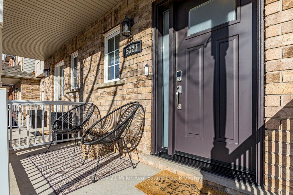 Photo 4 of 5327 McCormack Drive, Burlington, Orchard — HOMEH