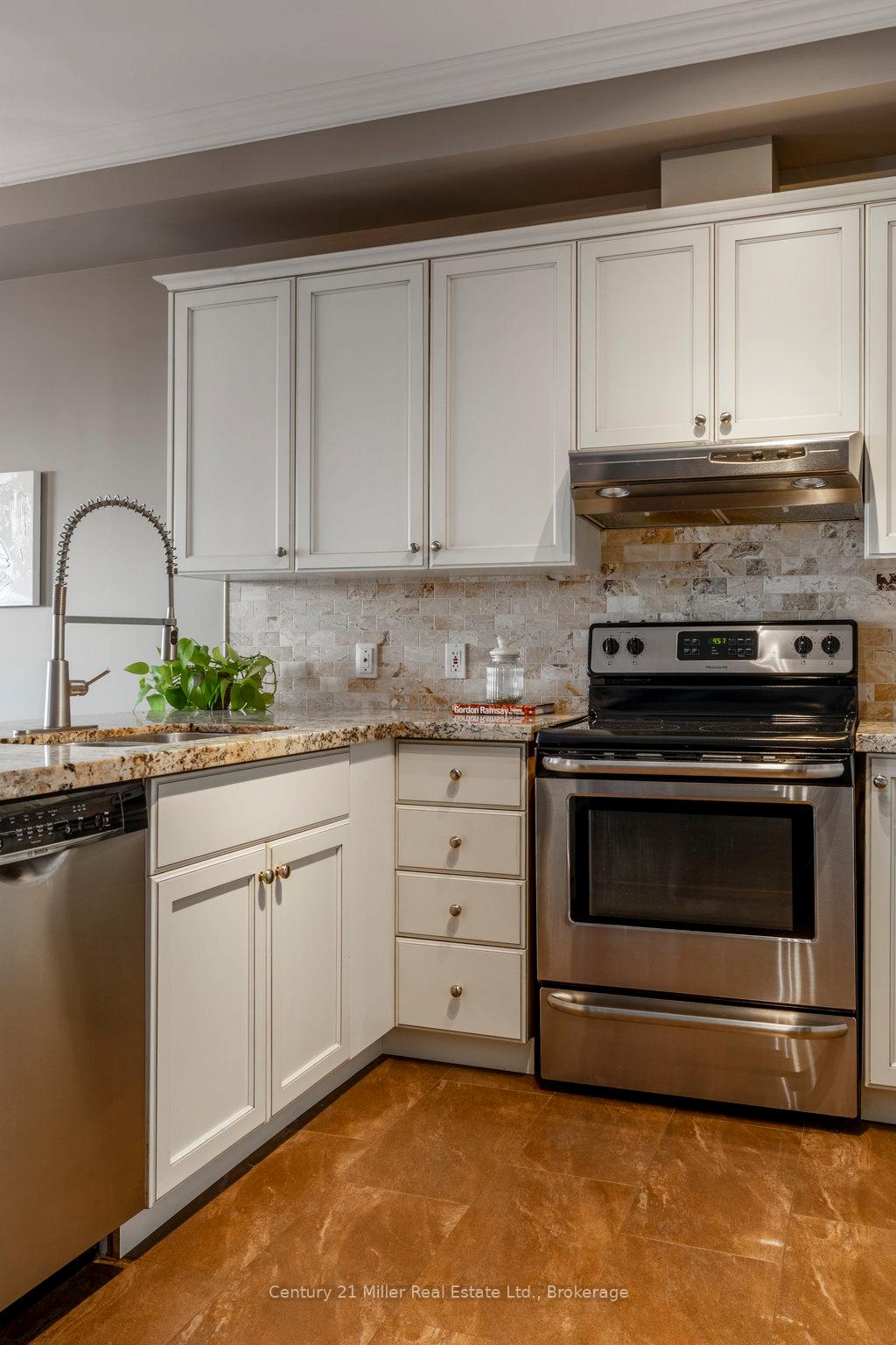 Photo 17 of 5327 McCormack Drive, Burlington, Orchard — HOMEH
