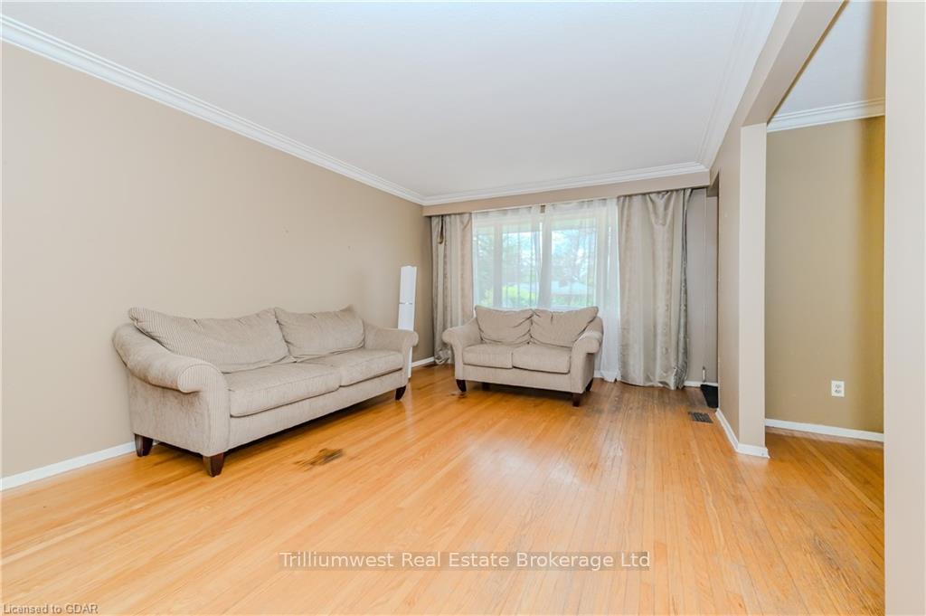 Photo 8 of 306 Edinburgh Road S, Guelph, Dovercliffe Park/Old University — HOMEH