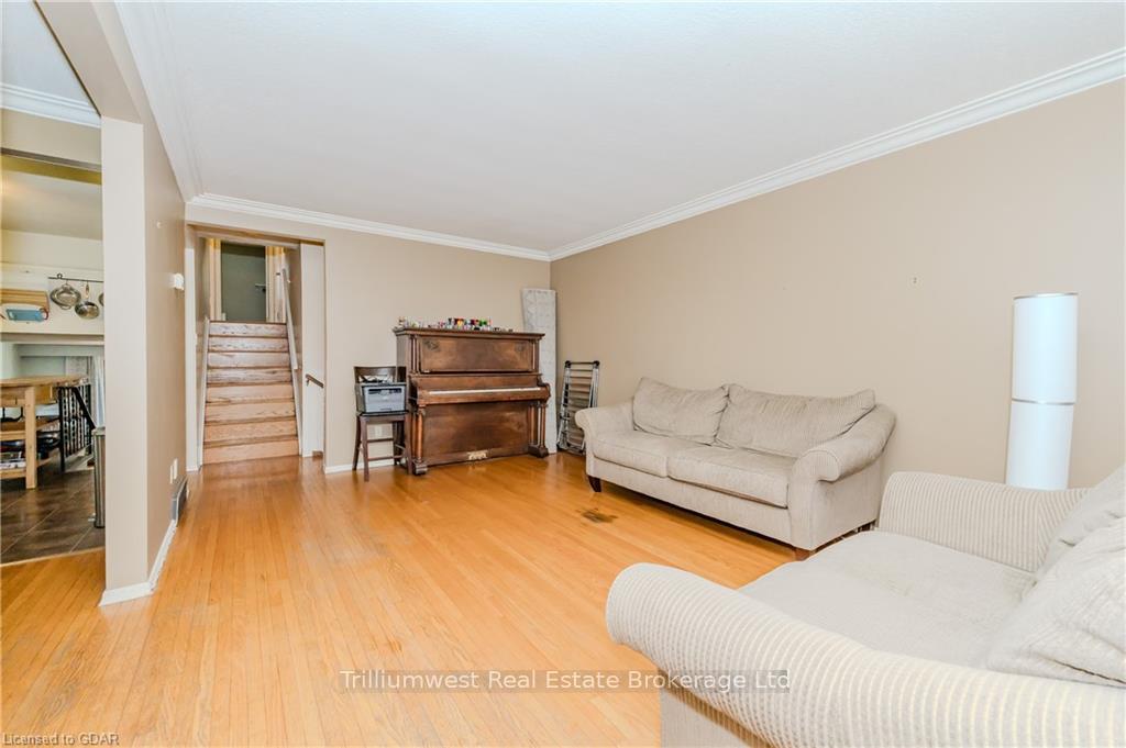 Photo 9 of 306 Edinburgh Road S, Guelph, Dovercliffe Park/Old University — HOMEH
