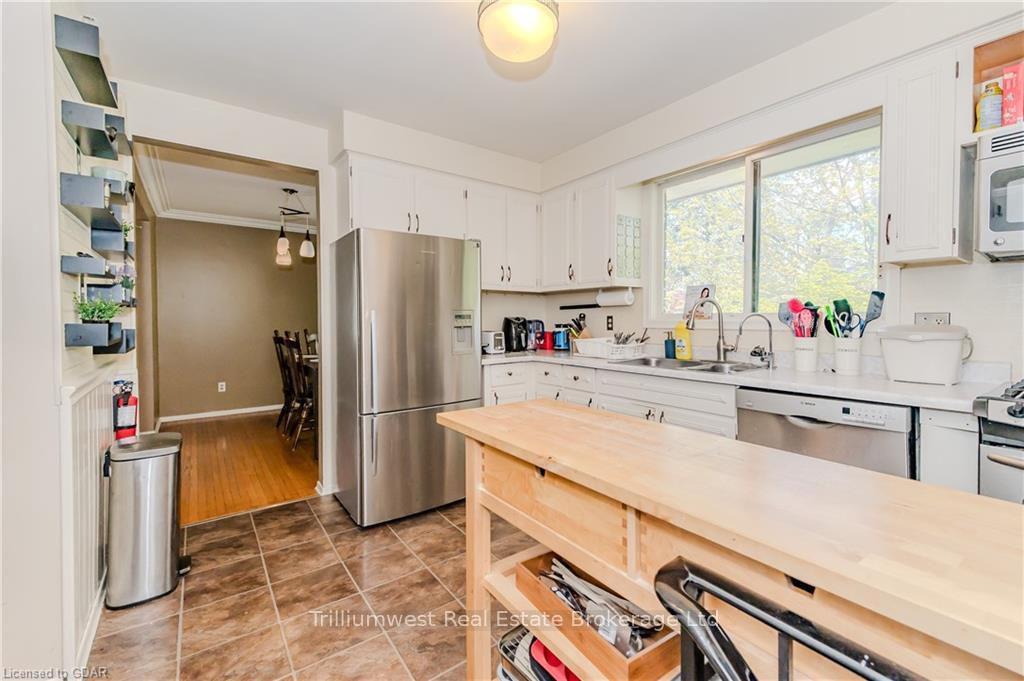 Photo 13 of 306 Edinburgh Road S, Guelph, Dovercliffe Park/Old University — HOMEH
