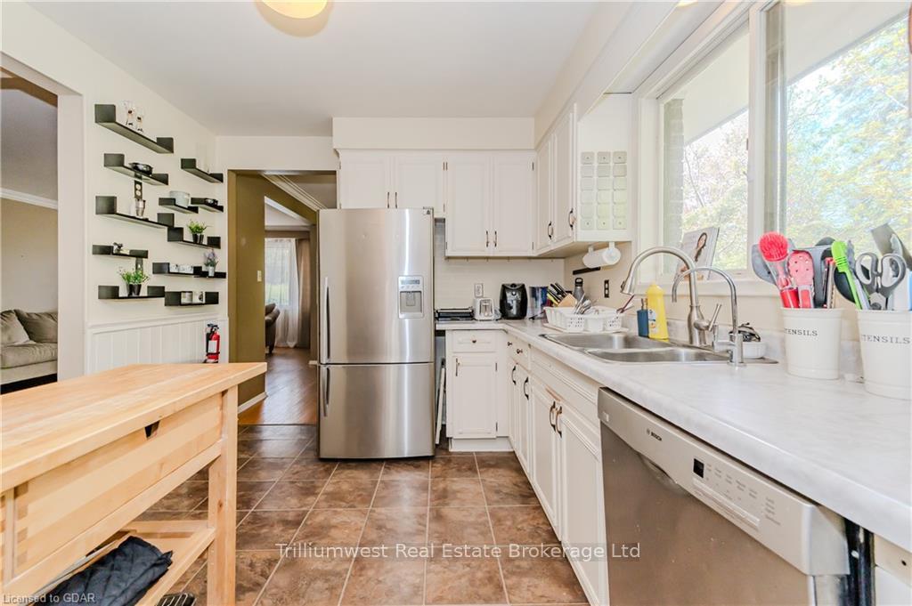 Photo 14 of 306 Edinburgh Road S, Guelph, Dovercliffe Park/Old University — HOMEH