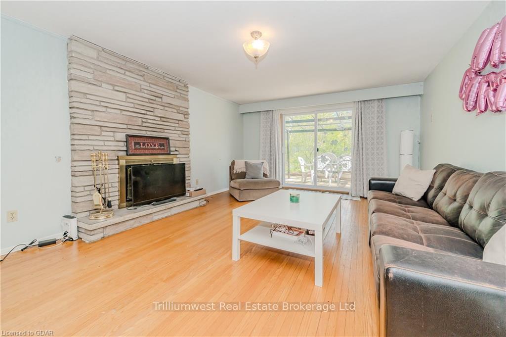 Photo 19 of 306 Edinburgh Road S, Guelph, Dovercliffe Park/Old University — HOMEH