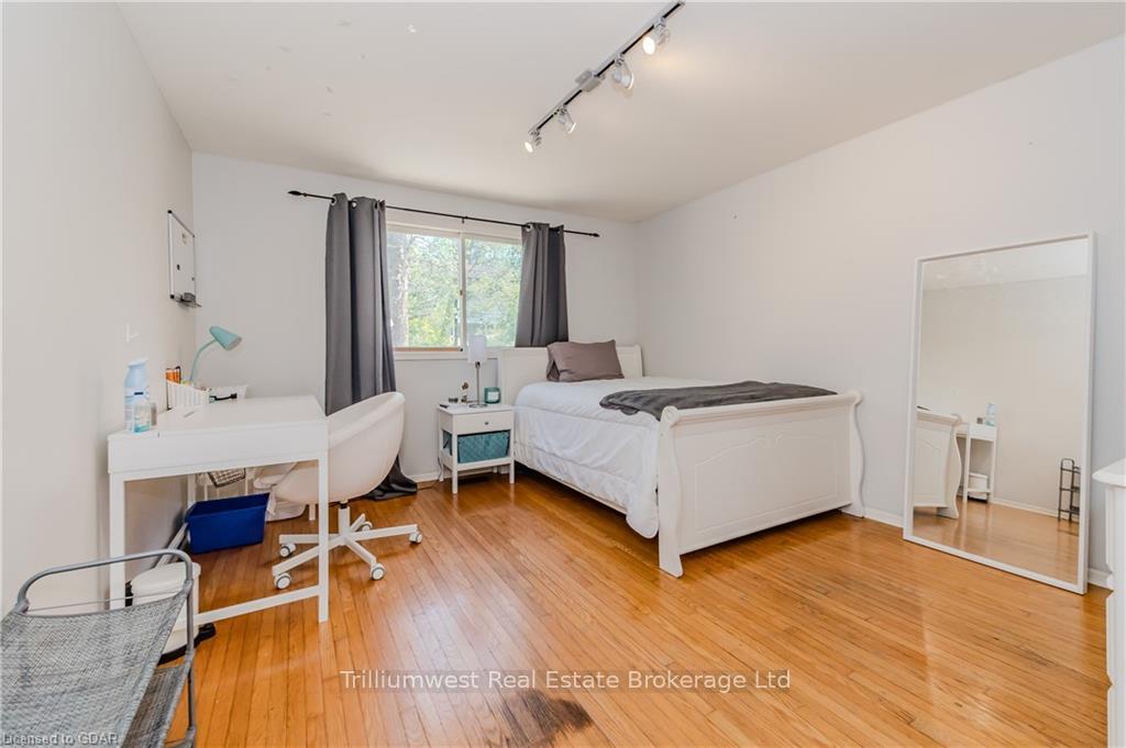 Photo 21 of 306 Edinburgh Road S, Guelph, Dovercliffe Park/Old University — HOMEH