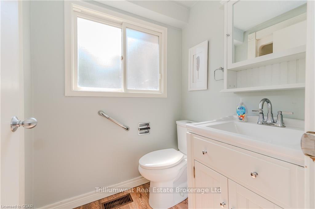 Photo 23 of 306 Edinburgh Road S, Guelph, Dovercliffe Park/Old University — HOMEH
