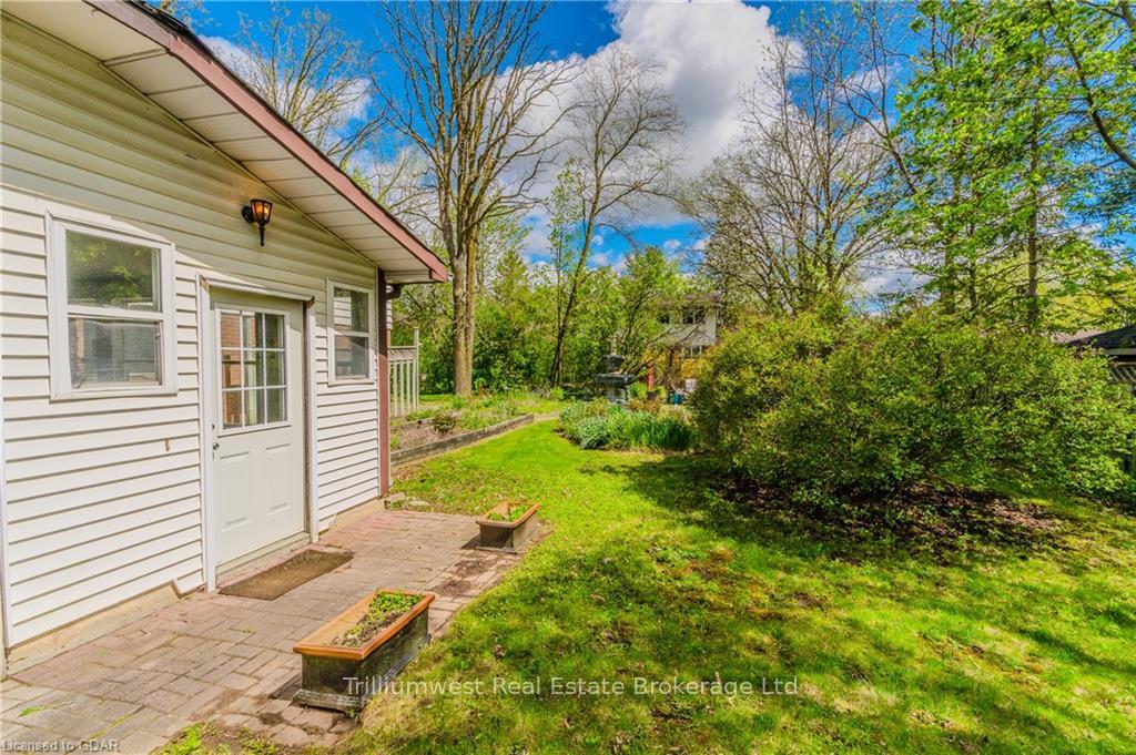 Photo 35 of 306 Edinburgh Road S, Guelph, Dovercliffe Park/Old University — HOMEH