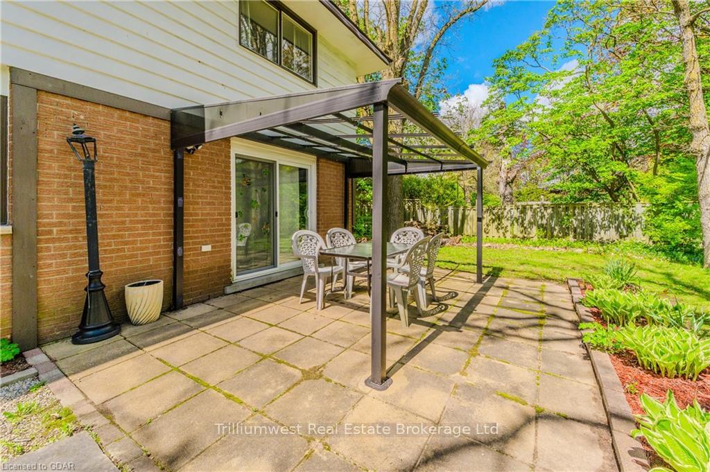 Photo 37 of 306 Edinburgh Road S, Guelph, Dovercliffe Park/Old University — HOMEH