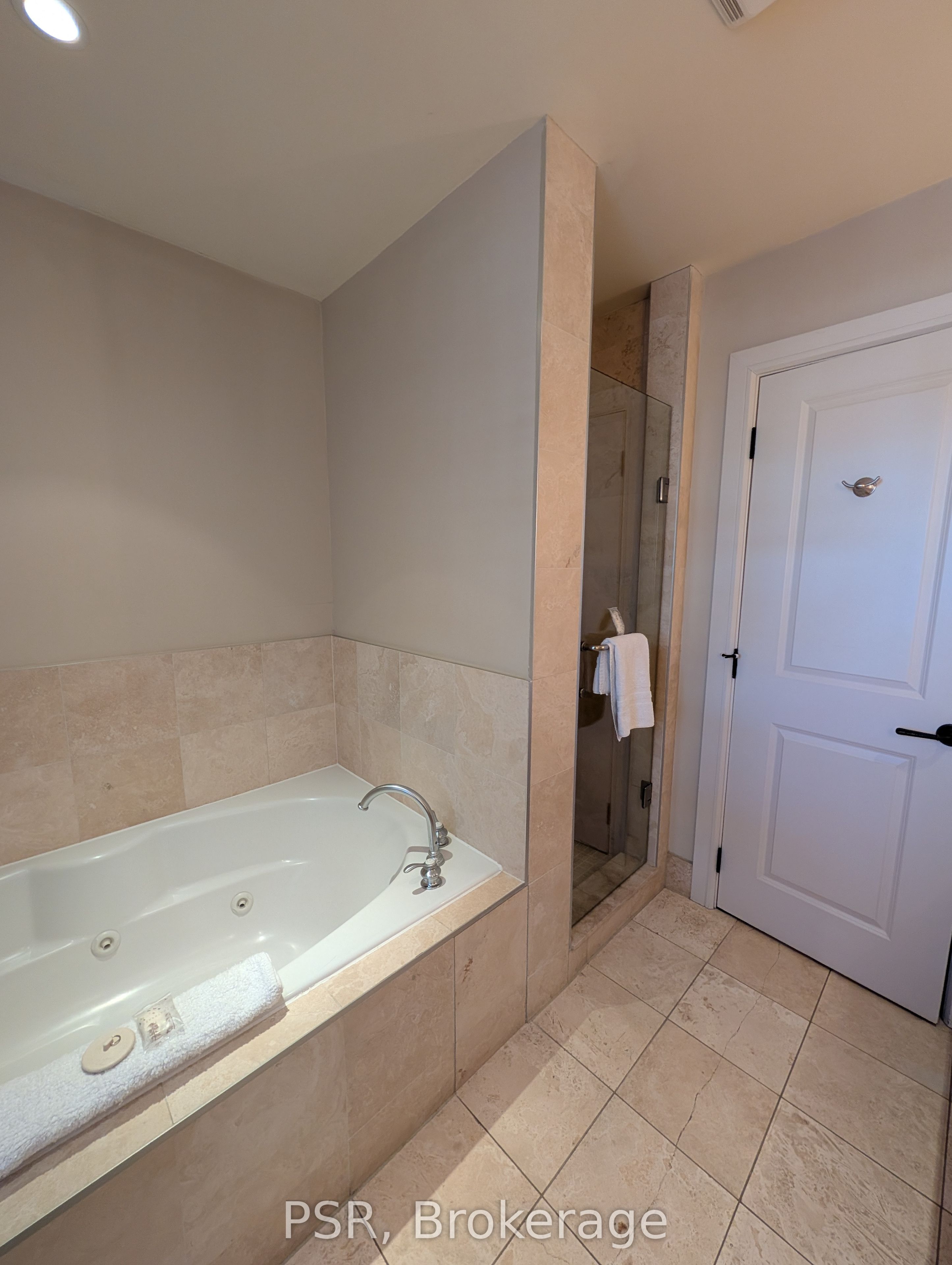 Photo 36 of Unit 14, 304 Emerald Hill, Seguin — HOMEH