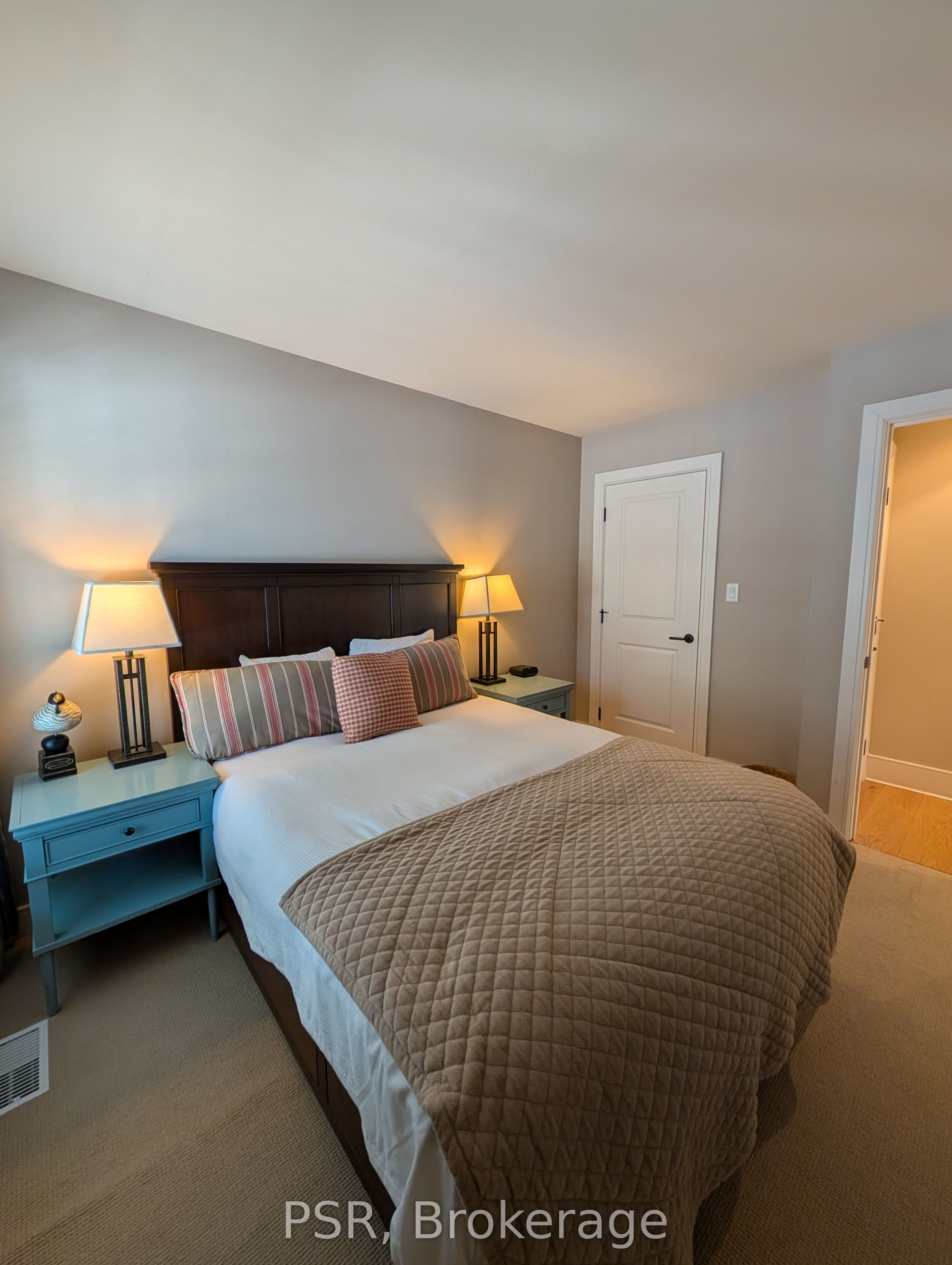 Photo 39 of Unit 14, 304 Emerald Hill, Seguin — HOMEH