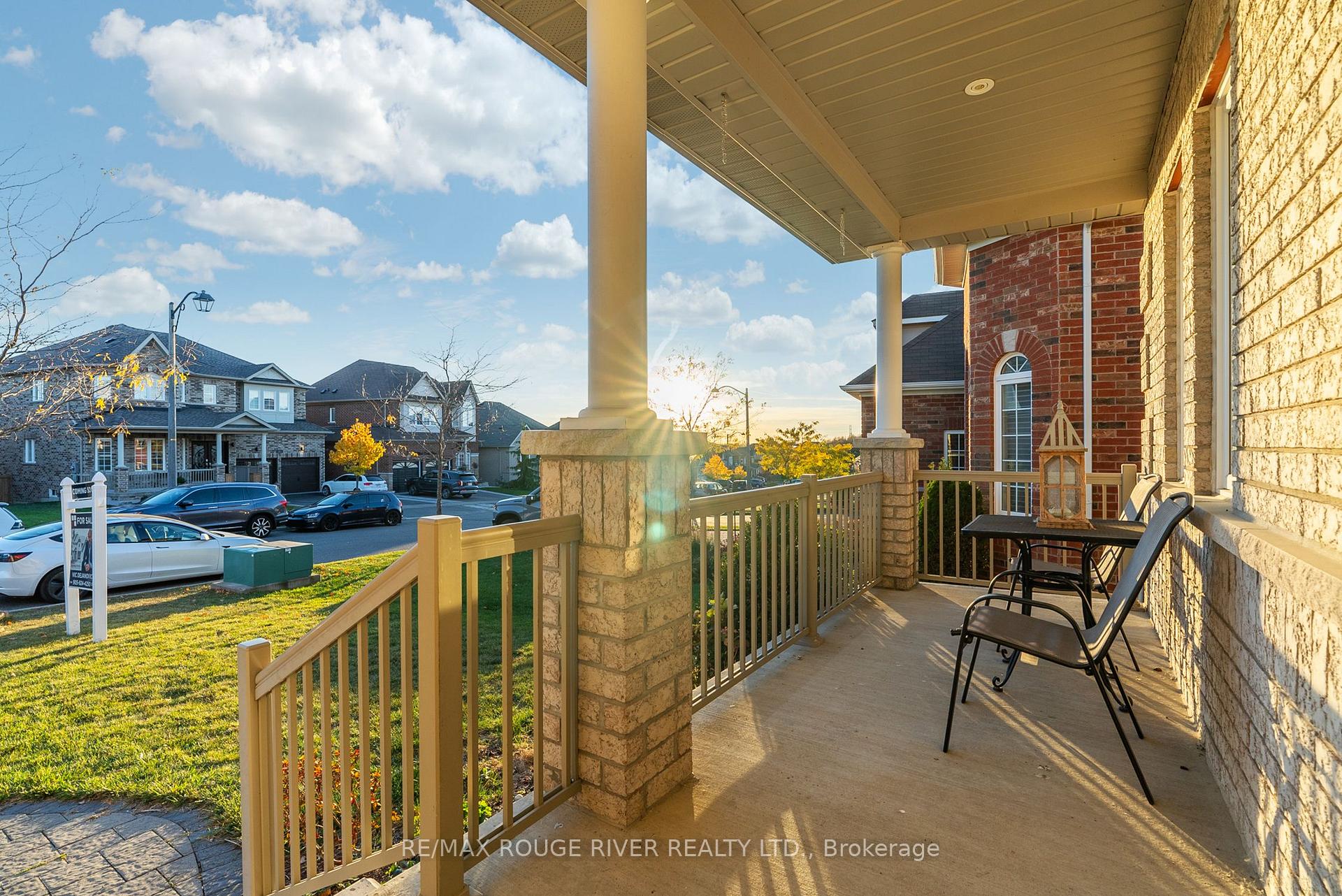 Photo 4 of 908 Black Cherry Drive, Oshawa, Taunton — HOMEH