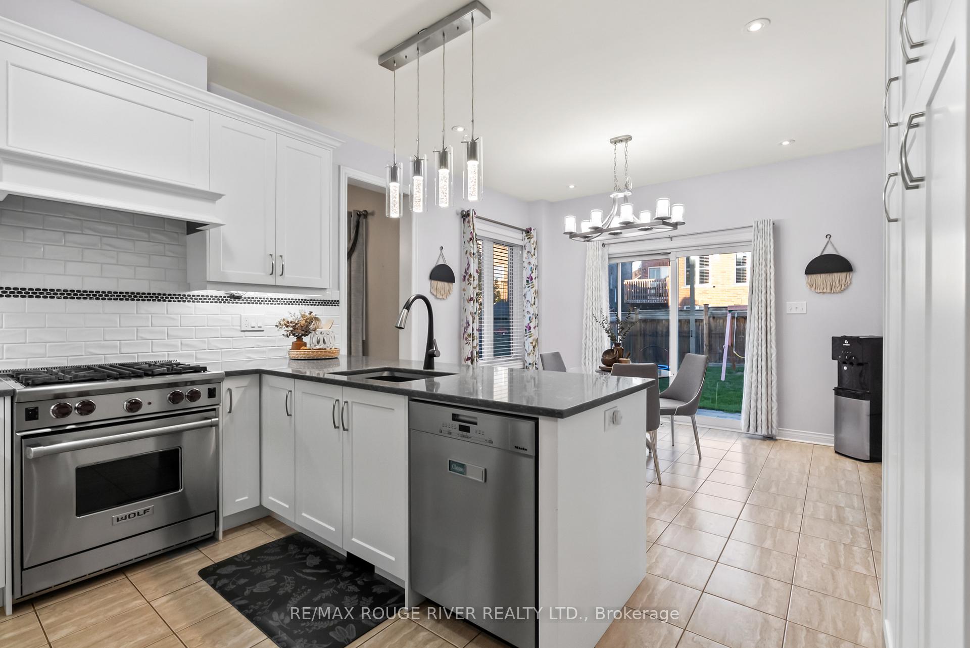 Photo 14 of 908 Black Cherry Drive, Oshawa, Taunton — HOMEH