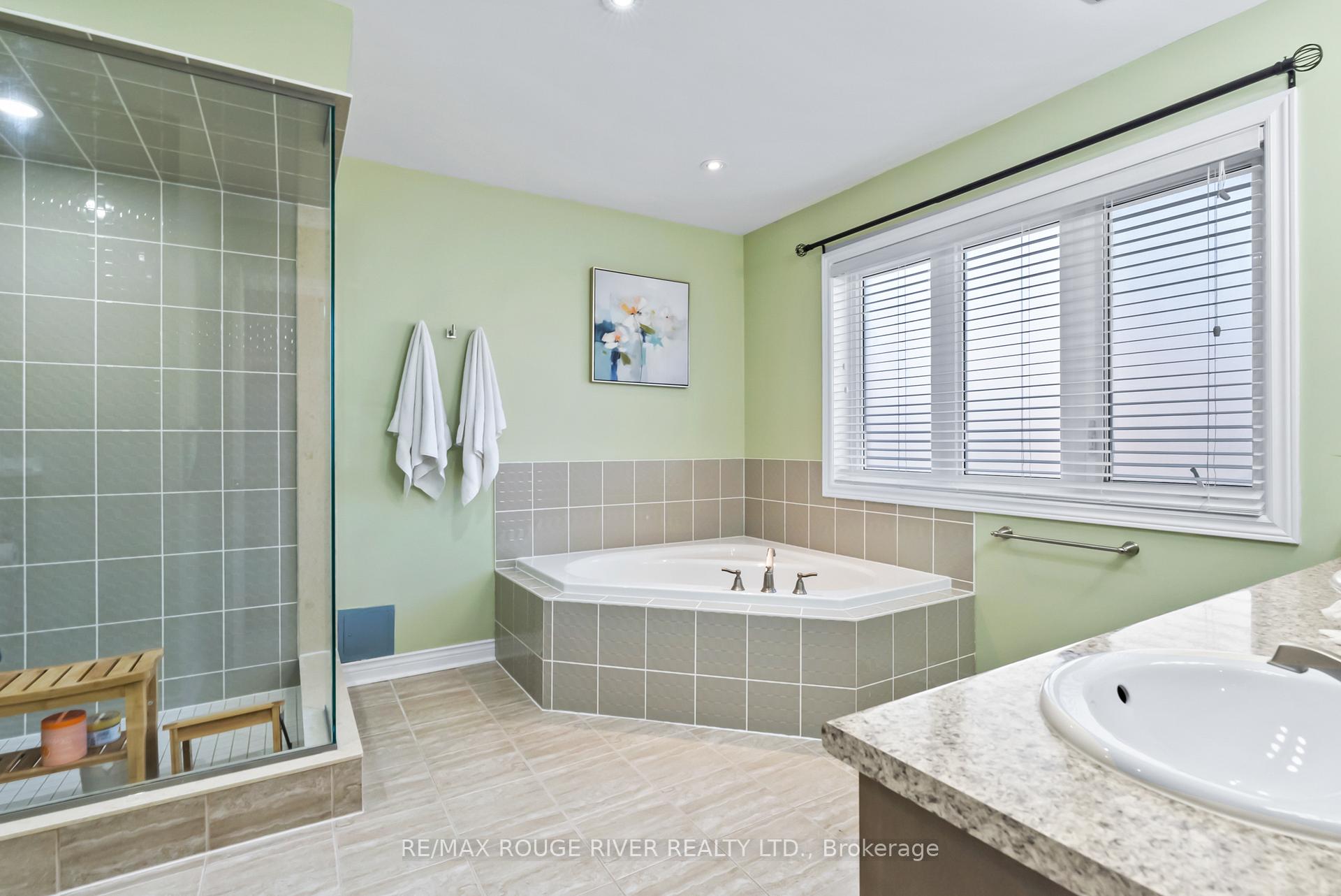 Photo 20 of 908 Black Cherry Drive, Oshawa, Taunton — HOMEH