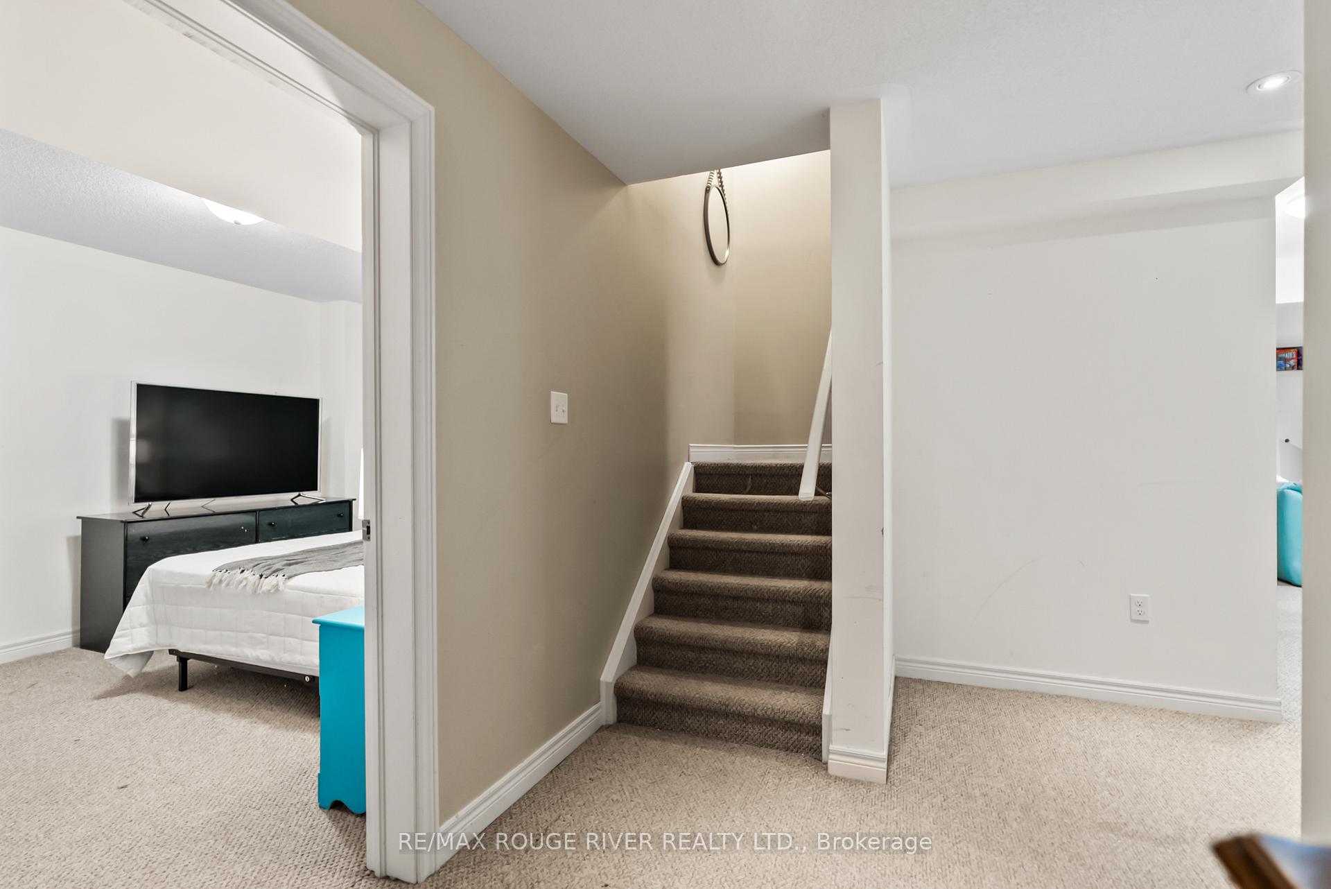 Photo 28 of 908 Black Cherry Drive, Oshawa, Taunton — HOMEH