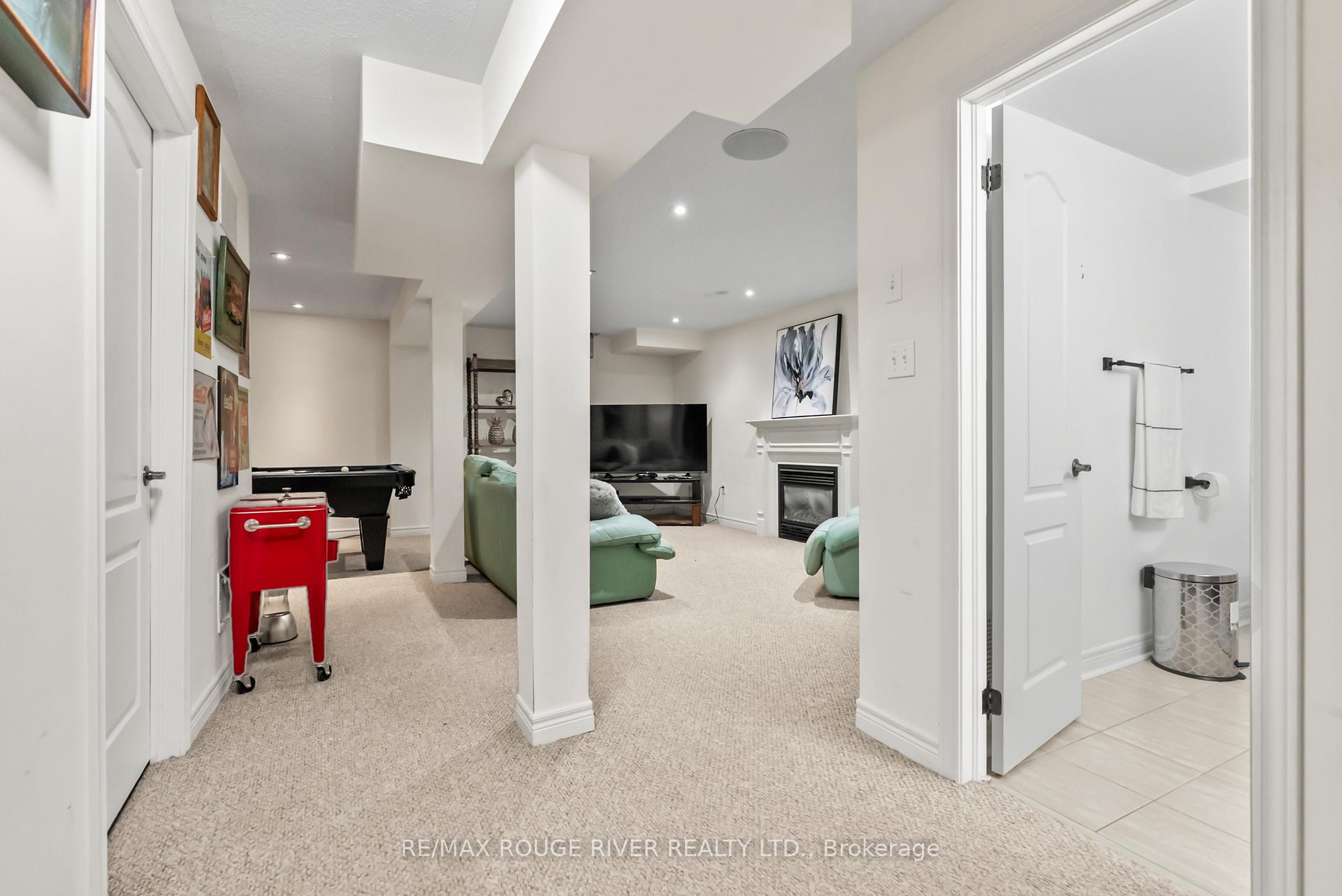 Photo 31 of 908 Black Cherry Drive, Oshawa, Taunton — HOMEH