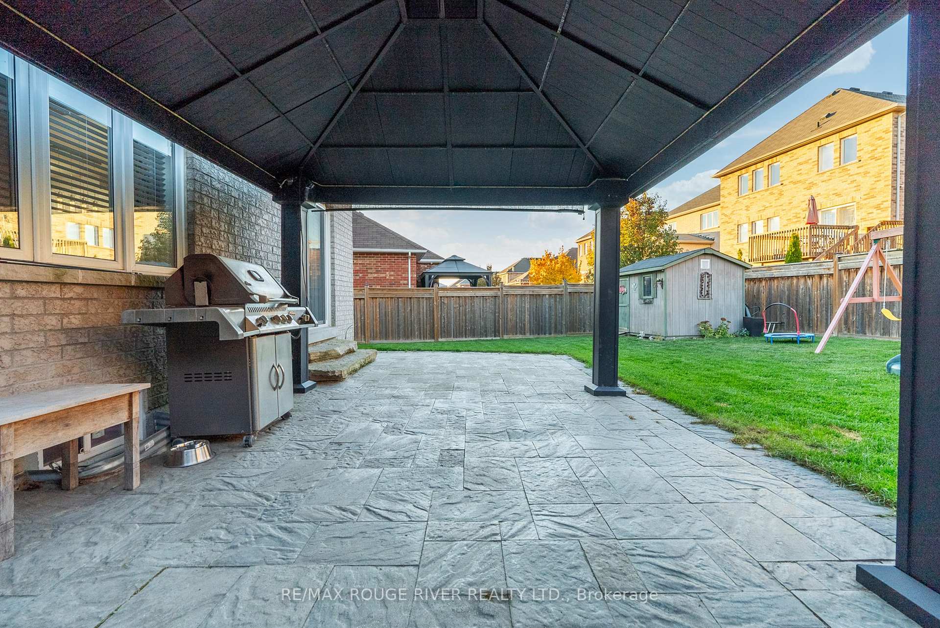 Photo 37 of 908 Black Cherry Drive, Oshawa, Taunton — HOMEH