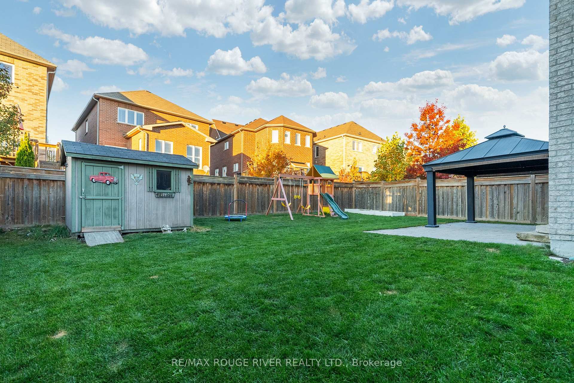 Photo 38 of 908 Black Cherry Drive, Oshawa, Taunton — HOMEH