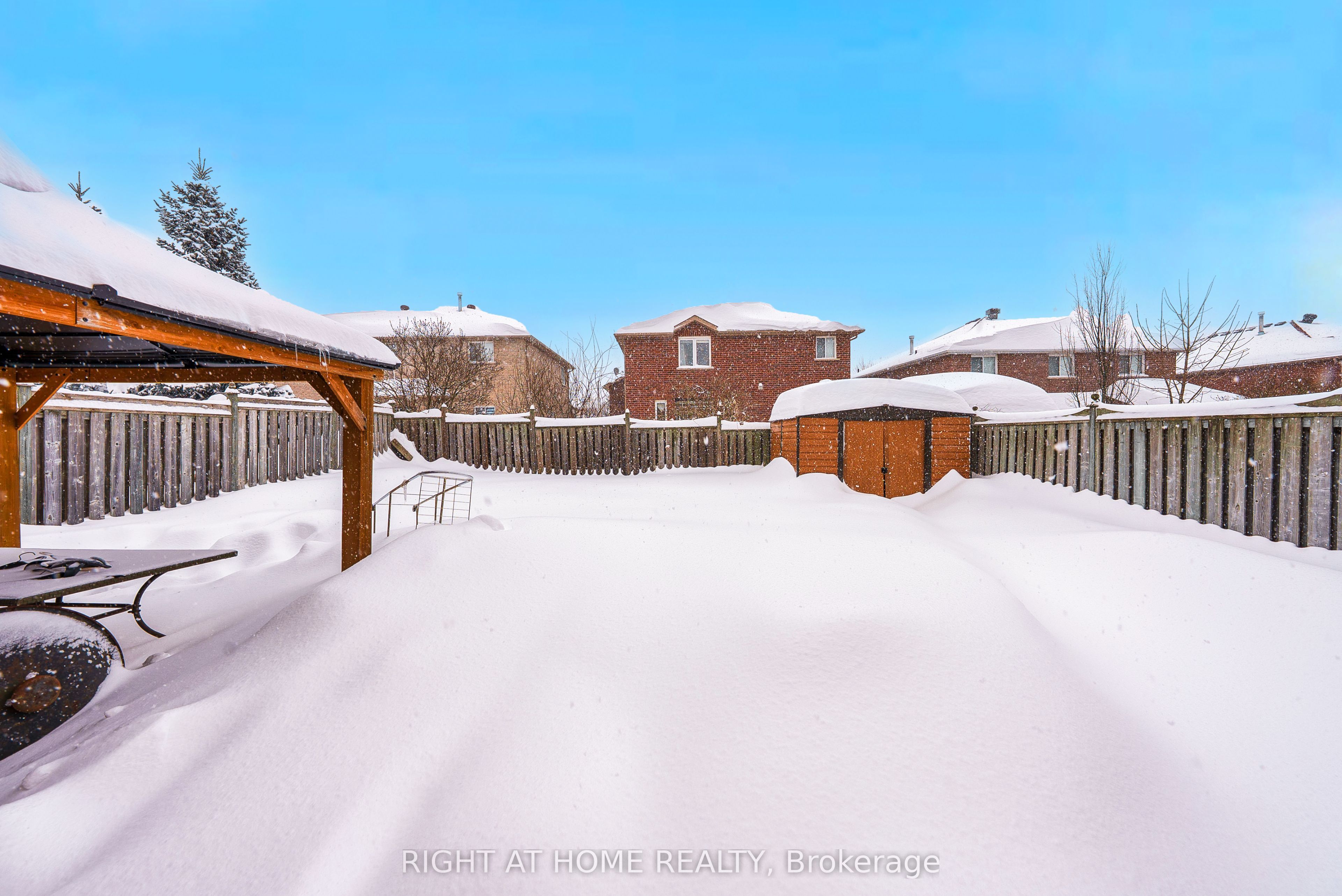 Photo 30 of 107 Madelaine Drive, Barrie, Painswick South — HOMEH