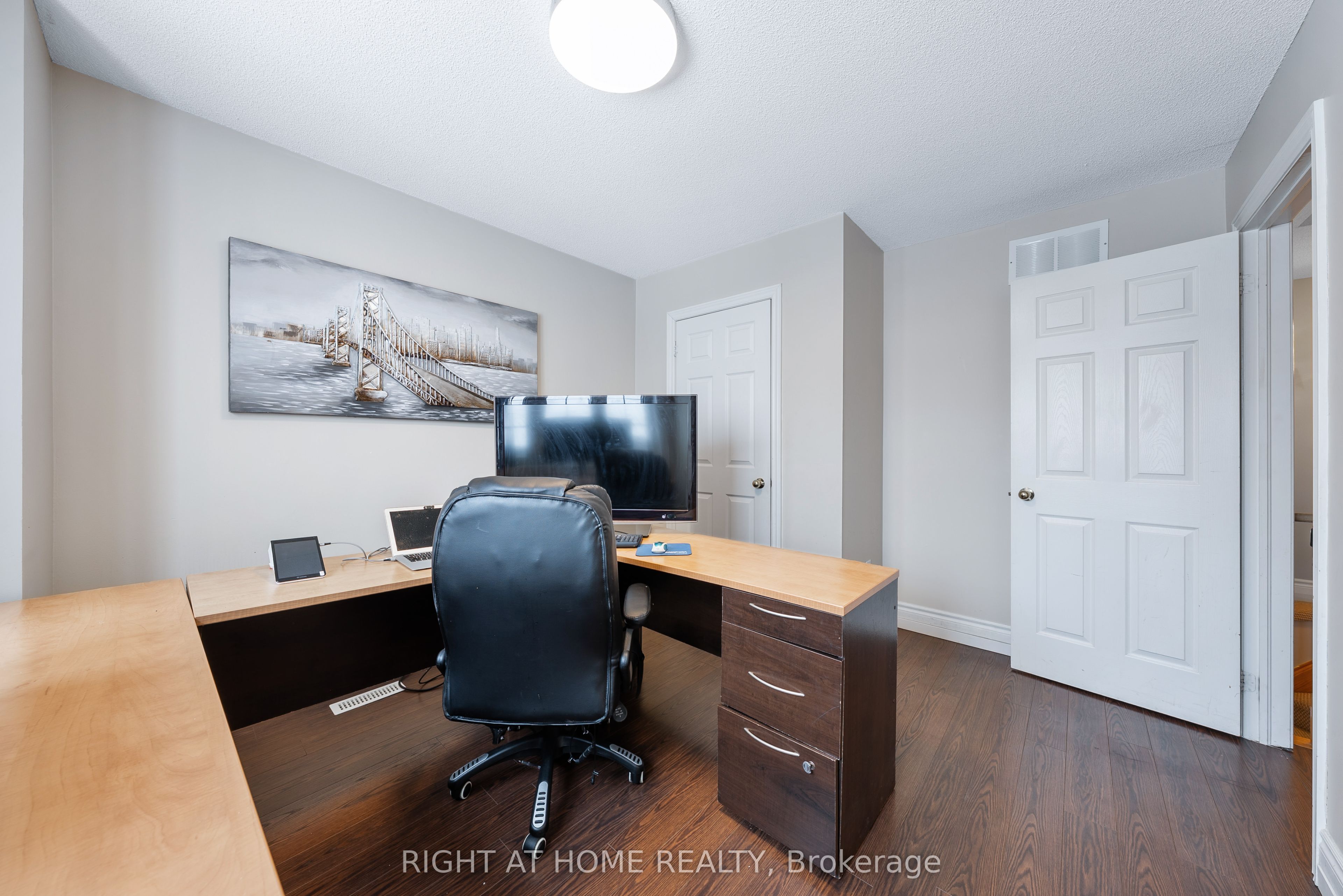 Photo 25 of 107 Madelaine Drive, Barrie, Painswick South — HOMEH