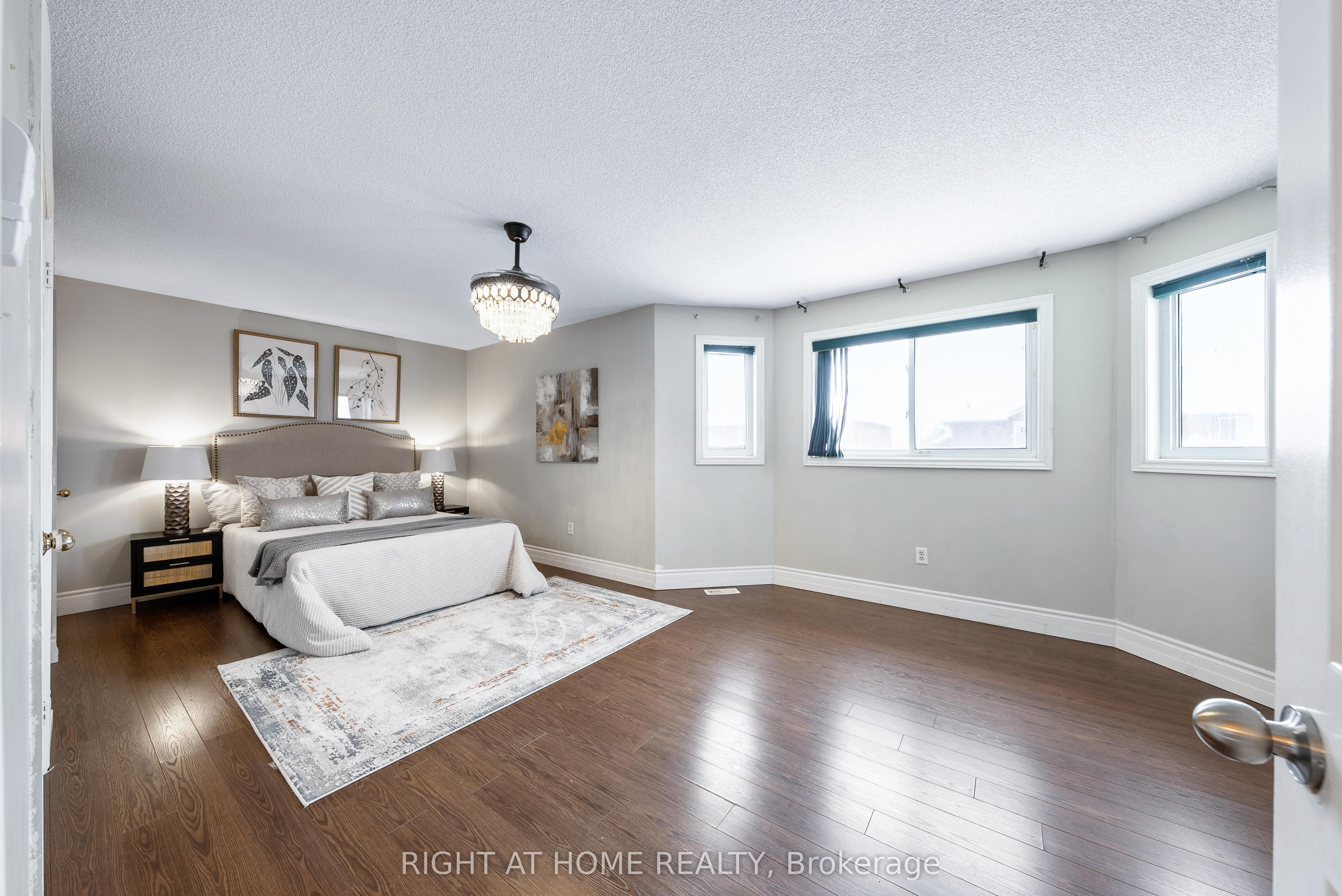 Photo 15 of 107 Madelaine Drive, Barrie, Painswick South — HOMEH