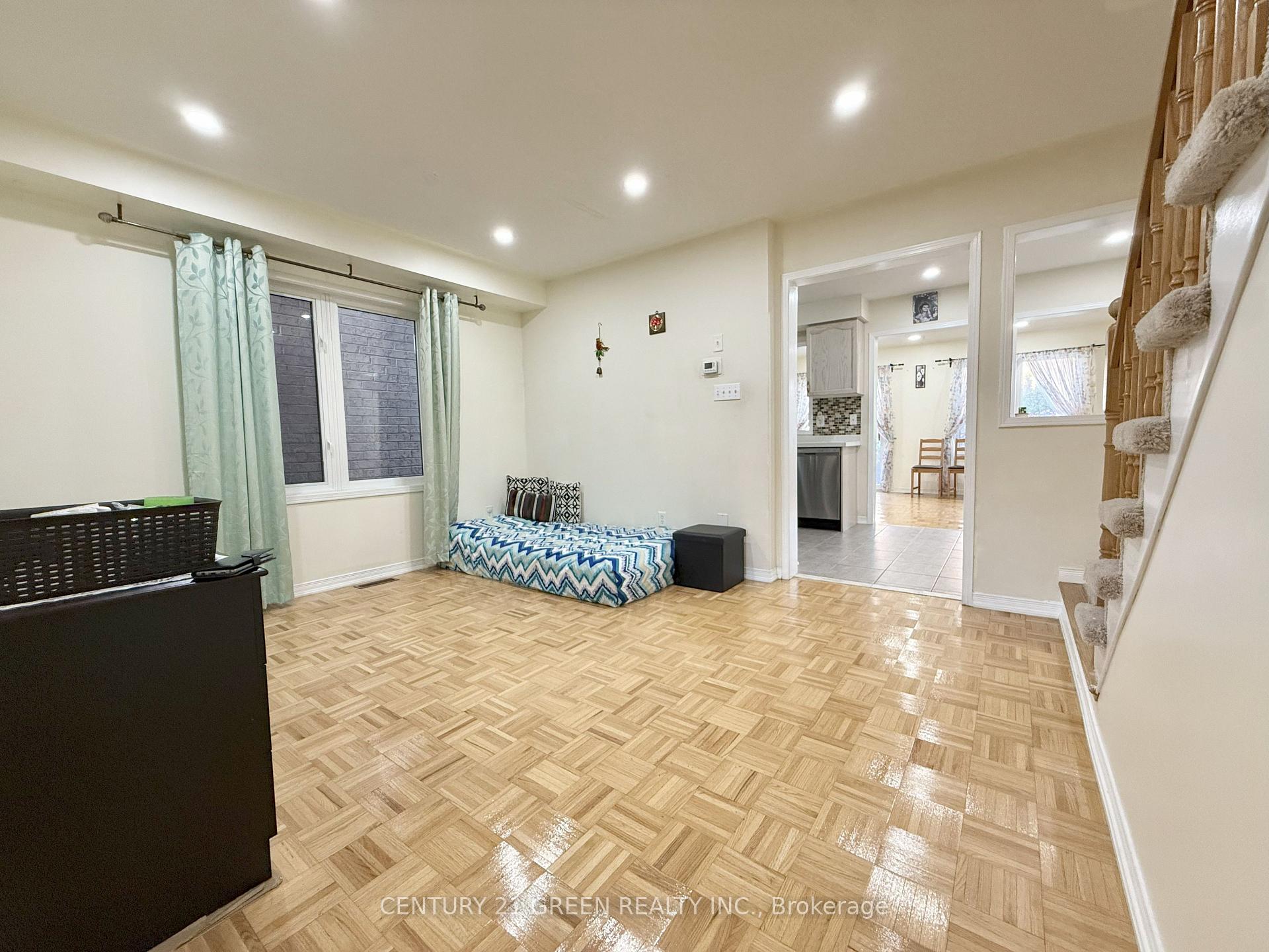 Photo 4 of 15 Arabia Gate, Brampton, Sandringham-Wellington — HOMEH
