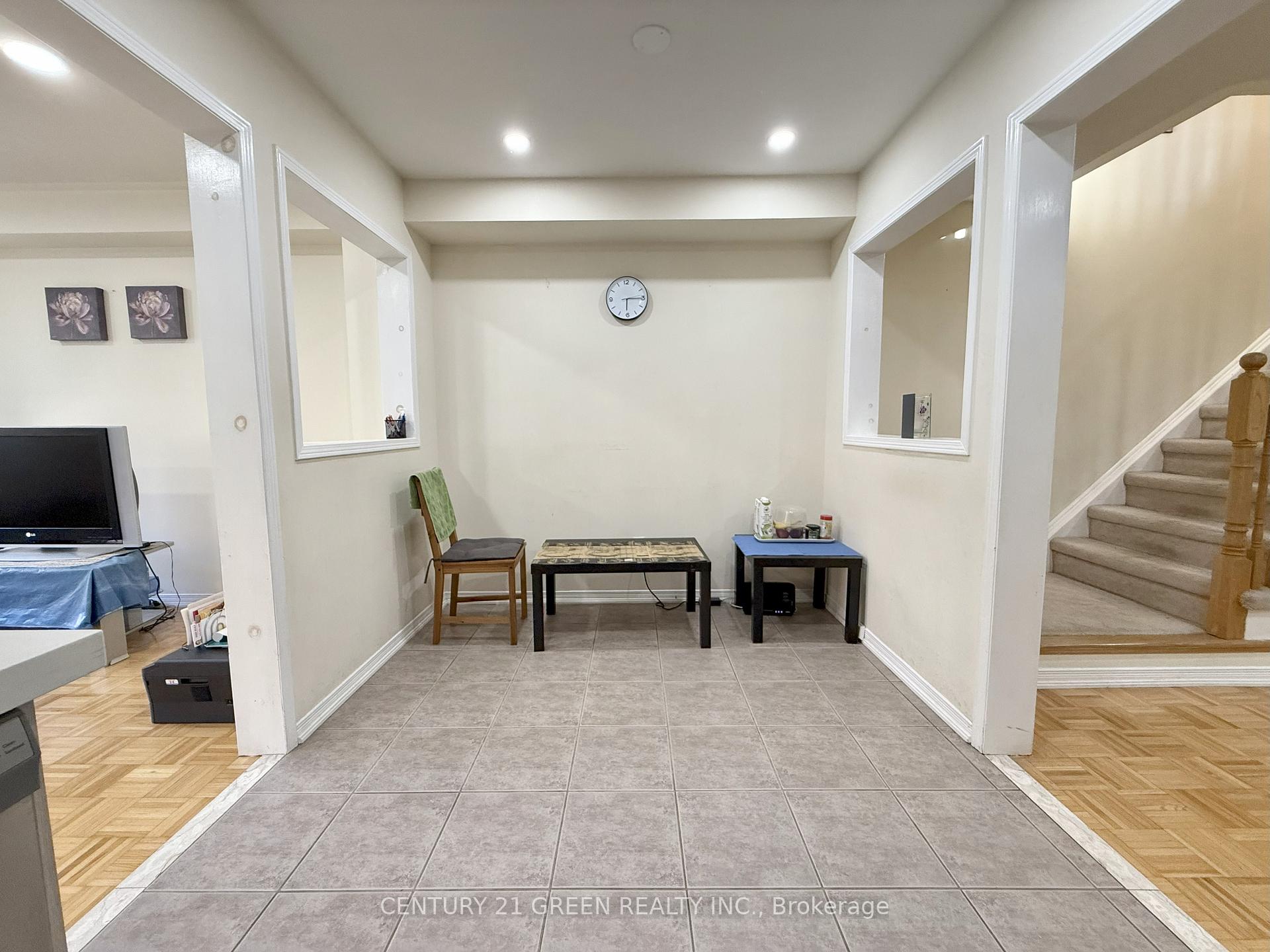 Photo 12 of 15 Arabia Gate, Brampton, Sandringham-Wellington — HOMEH