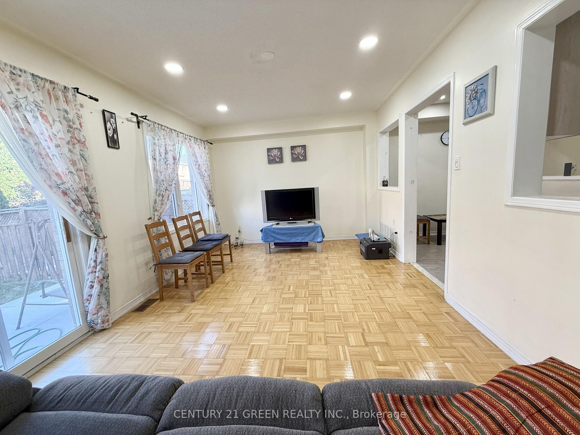 Photo 14 of 15 Arabia Gate, Brampton, Sandringham-Wellington — HOMEH