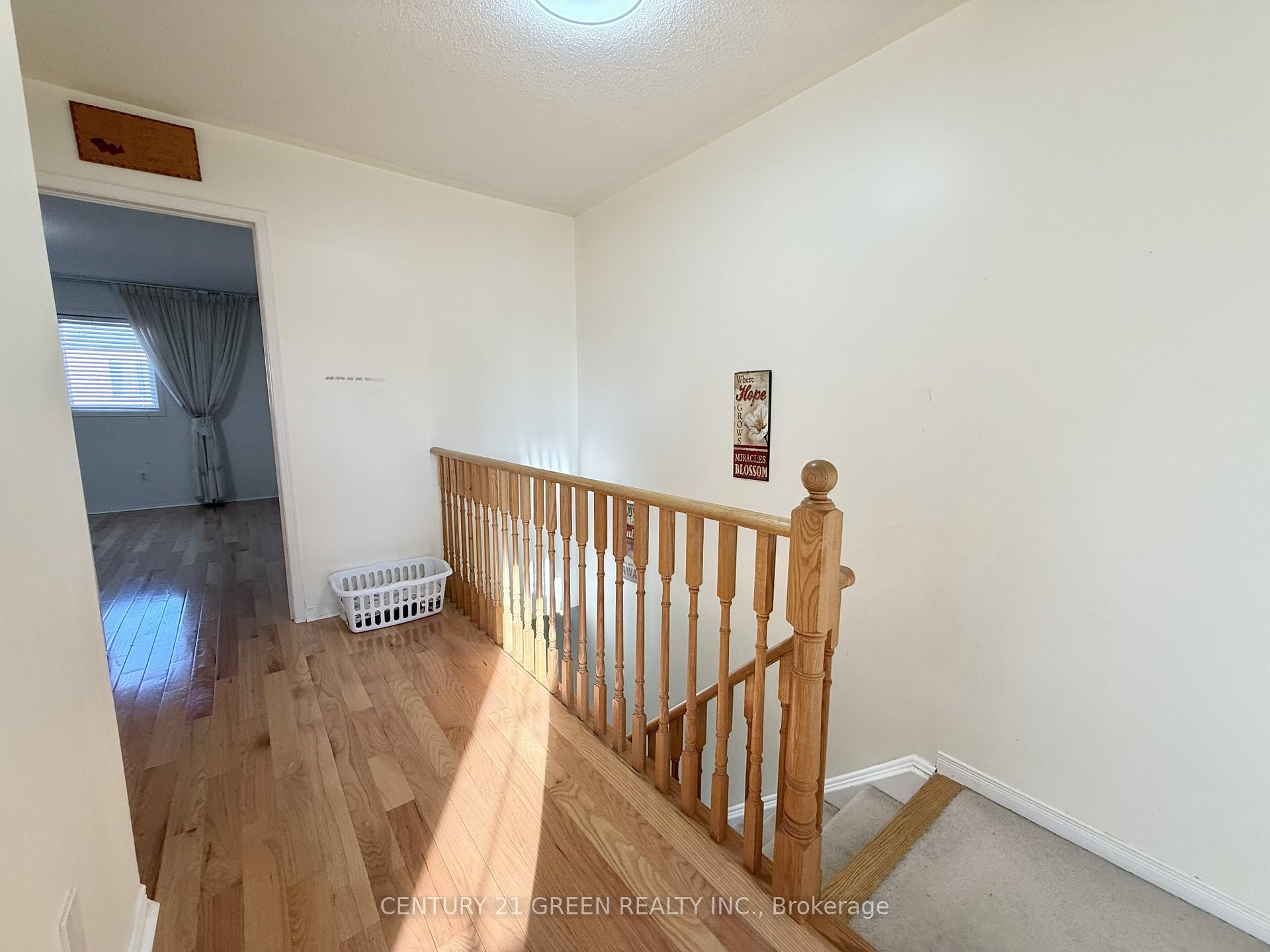 Photo 19 of 15 Arabia Gate, Brampton, Sandringham-Wellington — HOMEH