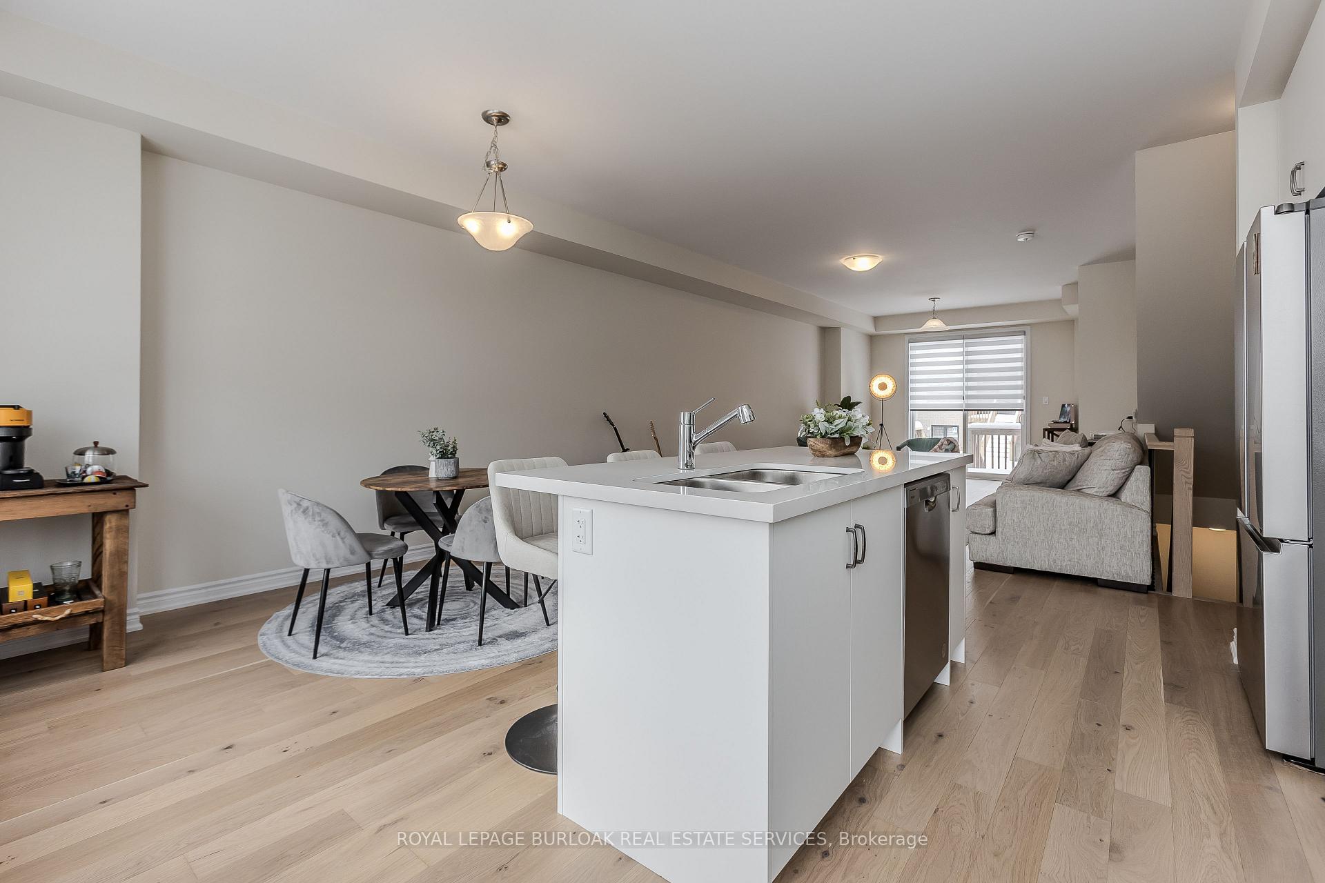 Photo 9 of 1397 Almonte Drive, Burlington, Tyandaga — HOMEH