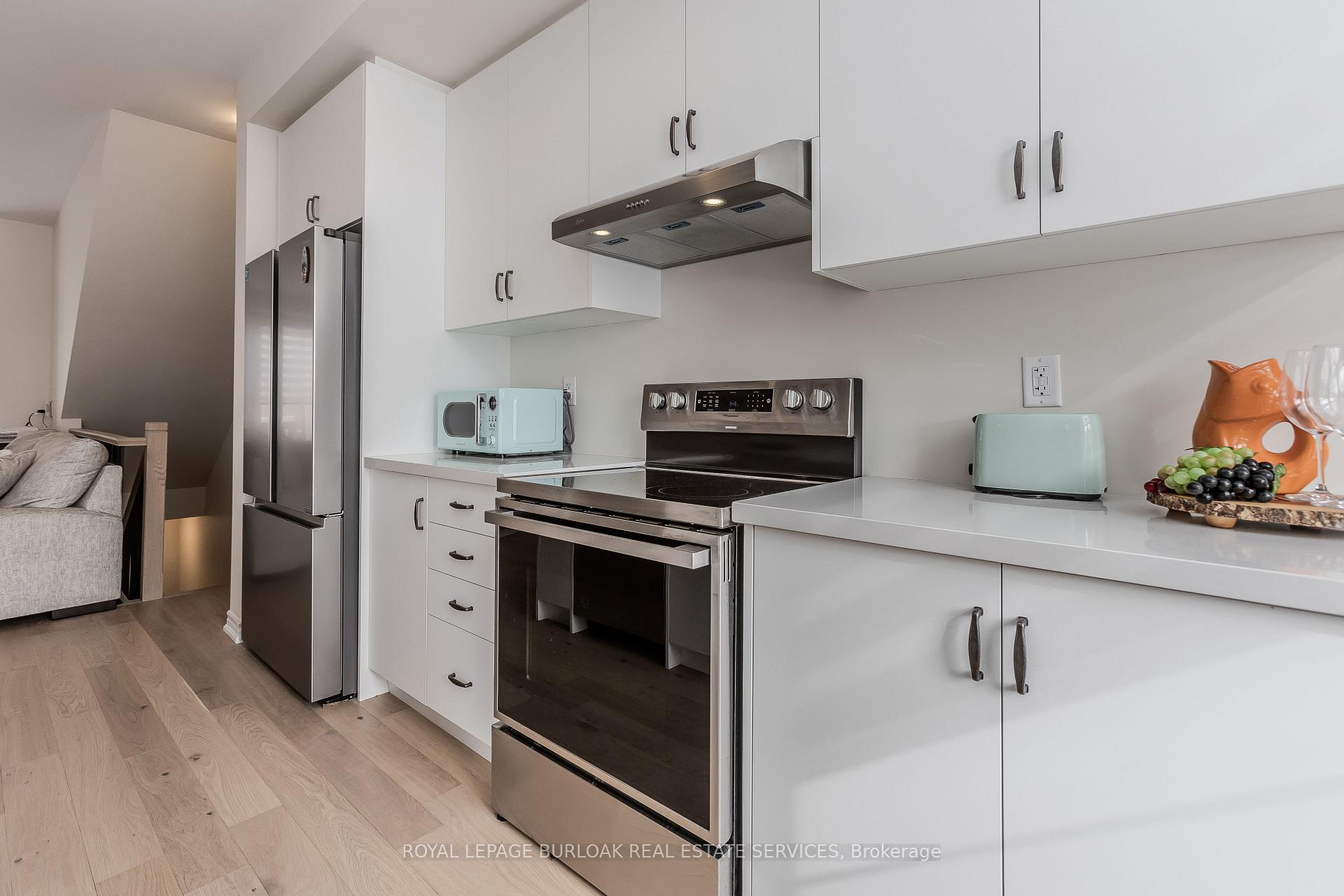 Photo 10 of 1397 Almonte Drive, Burlington, Tyandaga — HOMEH
