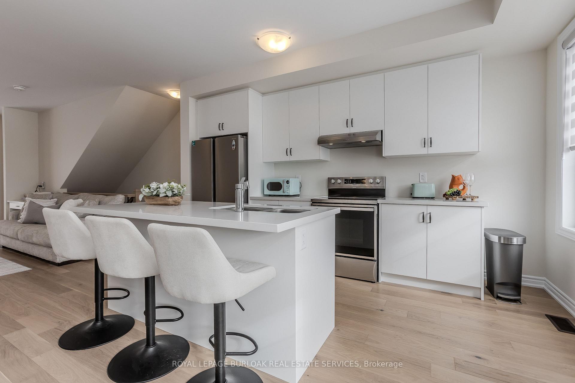 Photo 11 of 1397 Almonte Drive, Burlington, Tyandaga — HOMEH